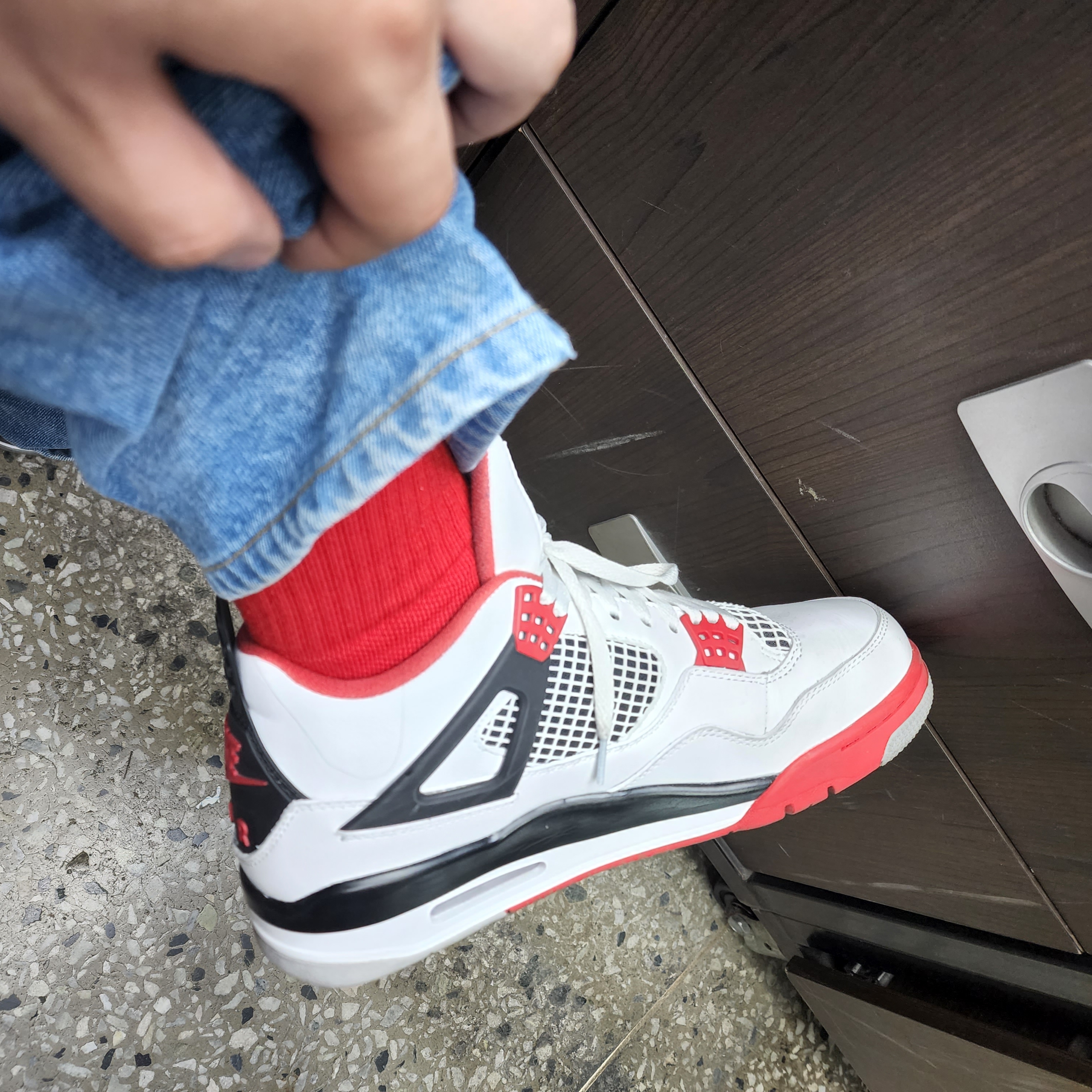 Jordan 4 Retro OG Fire Red 2020 착용 스타일