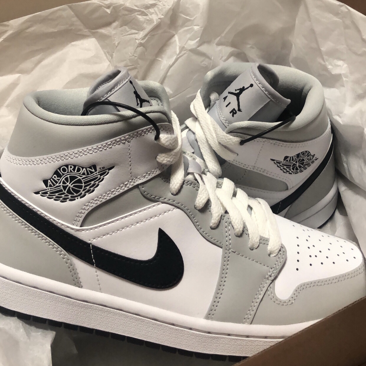 (W) Jordan 1 Mid Grey Fog 착용 스타일 - 2