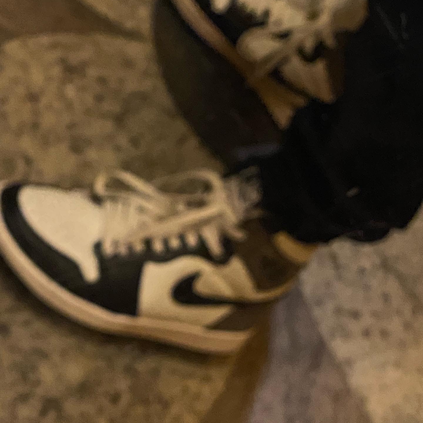 Jordan 1 Retro High OG Black Mocha 착용 스타일