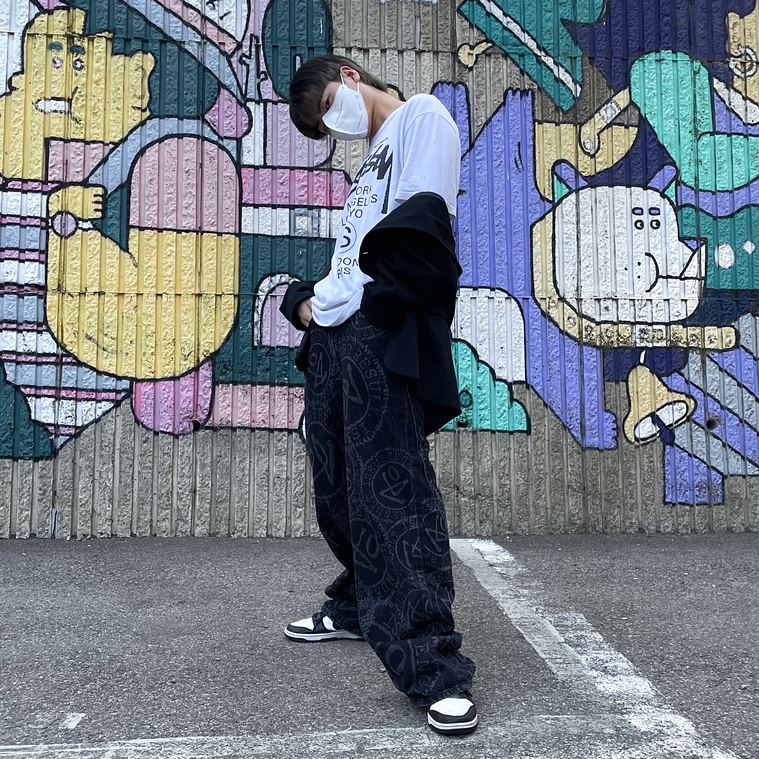 Stussy World Tour T-Shirt White, Nike Dunk Low Retro Black 착용 스타일 - 2