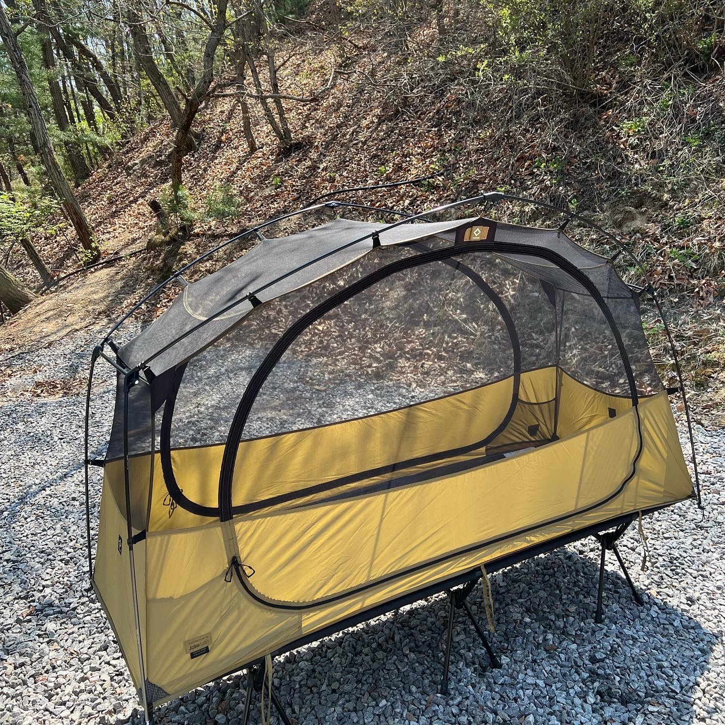 Helinox Tactical Cot Tent Solo Inner Tent Coyote Tan Mesh (With Tactical Cot Tent Solo Fly), Helinox Tactical Chair Duck Camo 착용 스타일 - 4