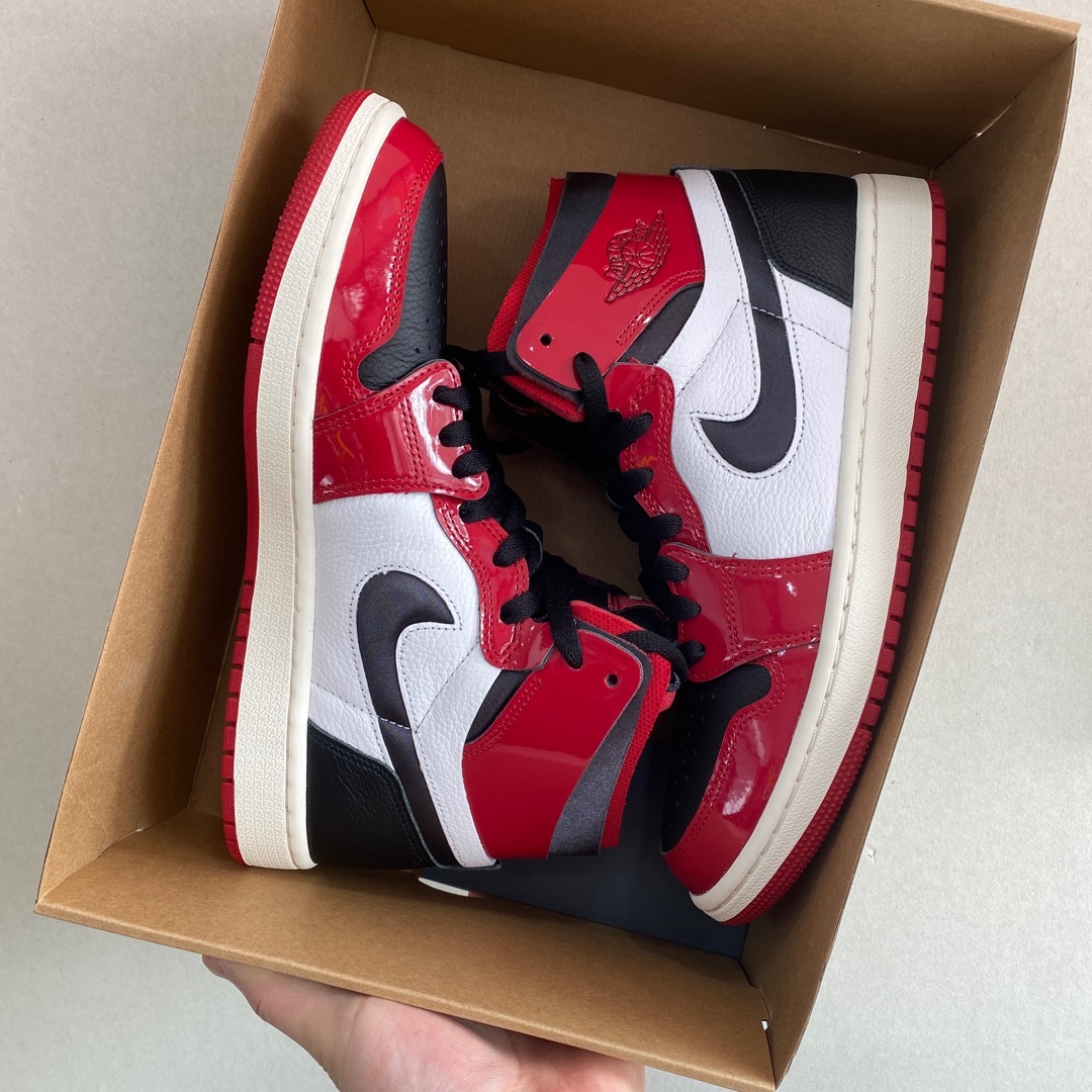 (W) Jordan 1 Zoom Air CMFT Gym Red Black 착용 스타일 - 2
