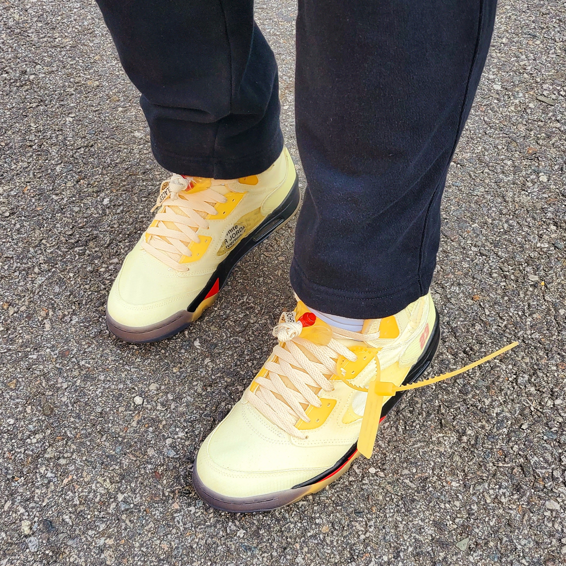 Jordan 5 x Off-White Retro SP Sail Fire Red 착용 스타일 - 3
