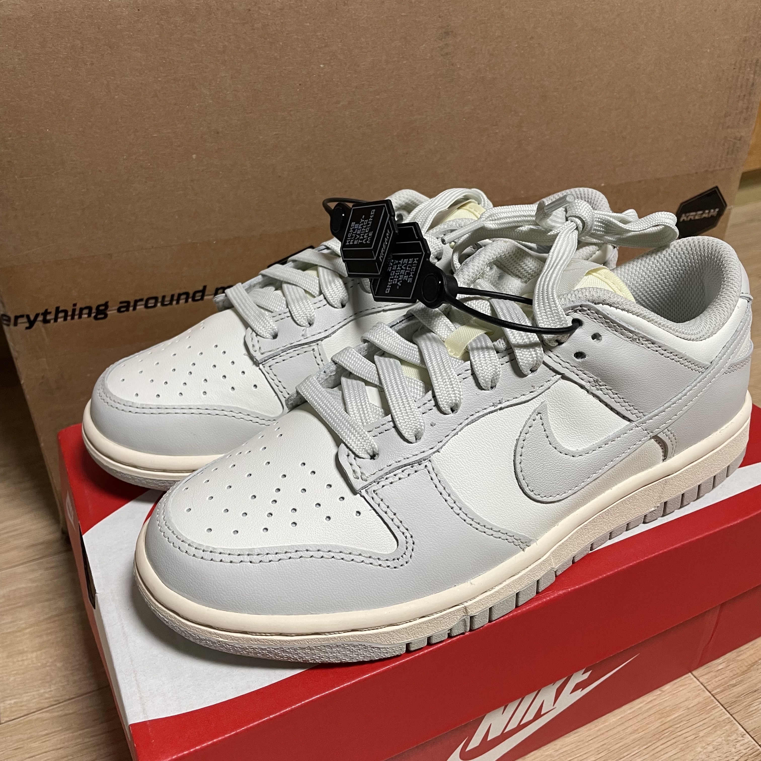 (W) Nike Dunk Low Light Bone 착용 스타일 - 2