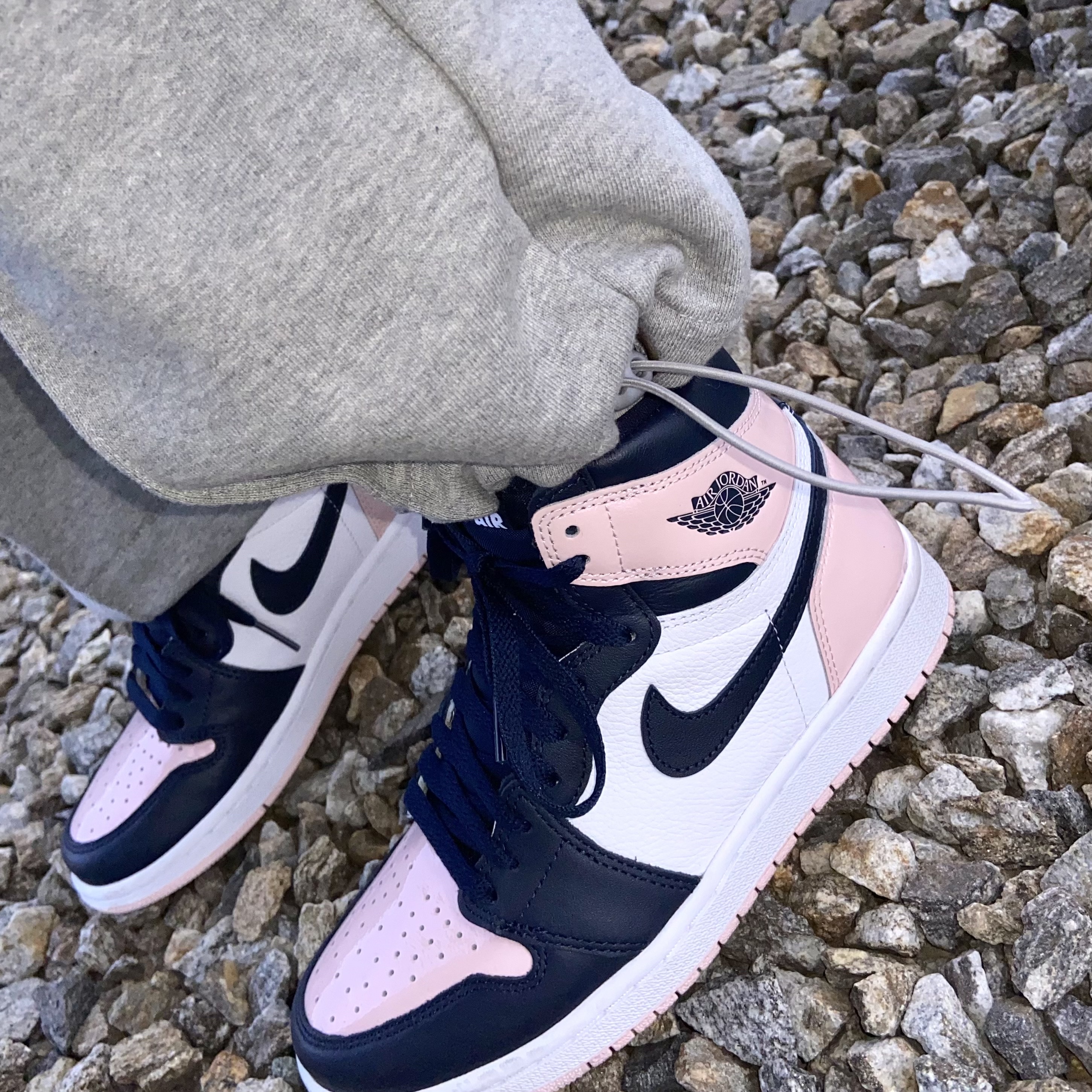 (W) Jordan 1 Retro High OG Atmosphere 착용 스타일