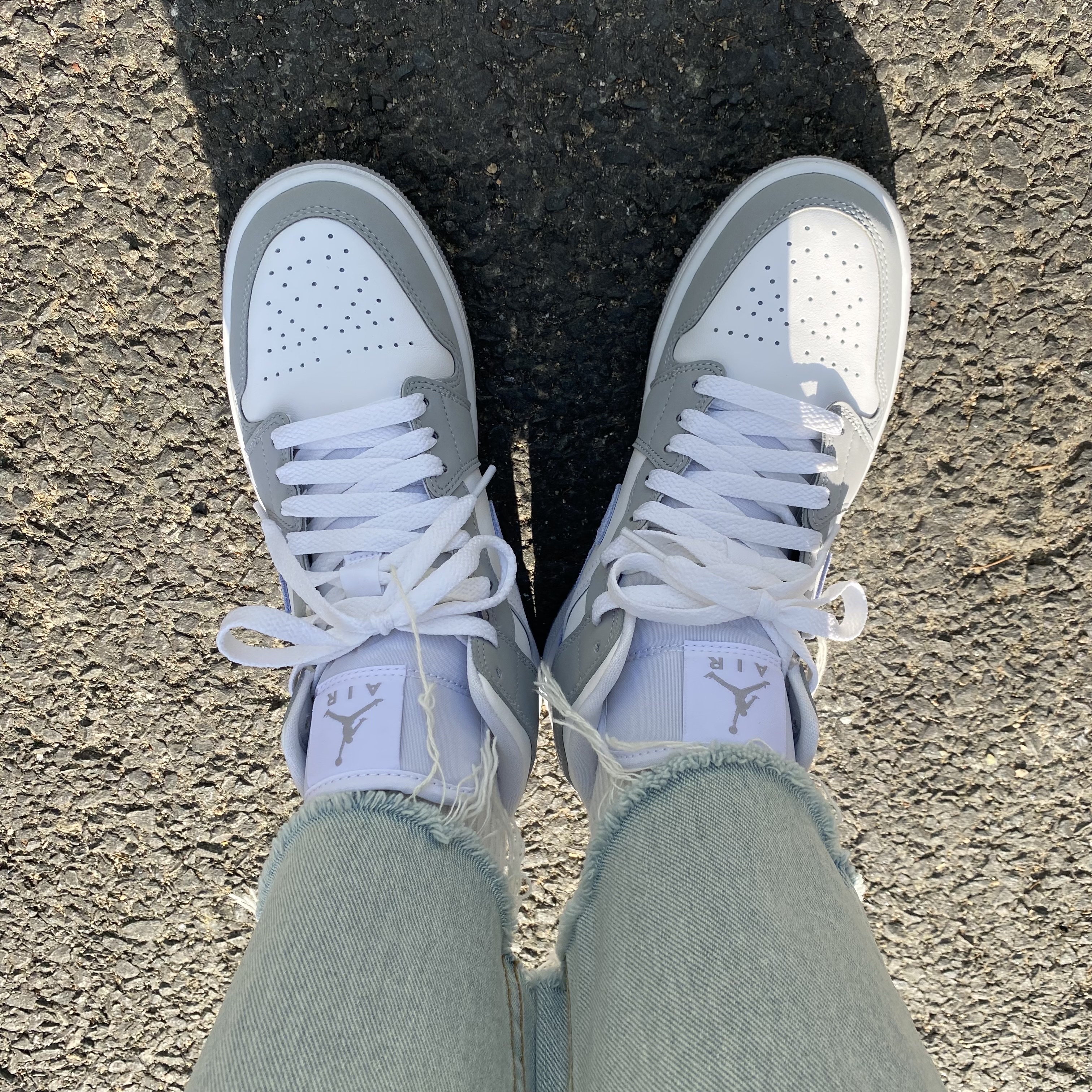 (W) Jordan 1 Mid Wolf Grey 착용 스타일 - 2