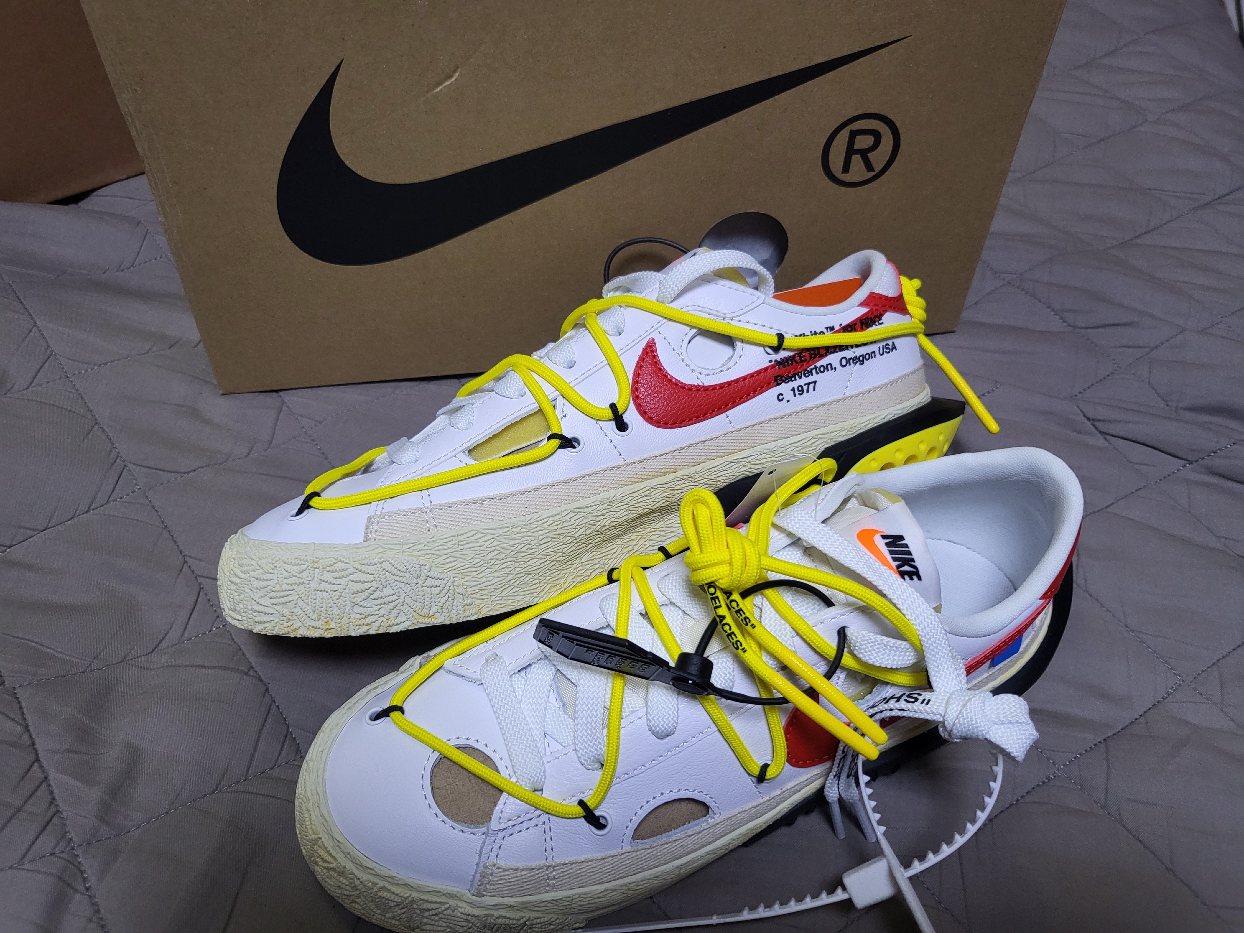 Nike x Off-White Blazer Low '77 White and University Red 착용 스타일 - 2