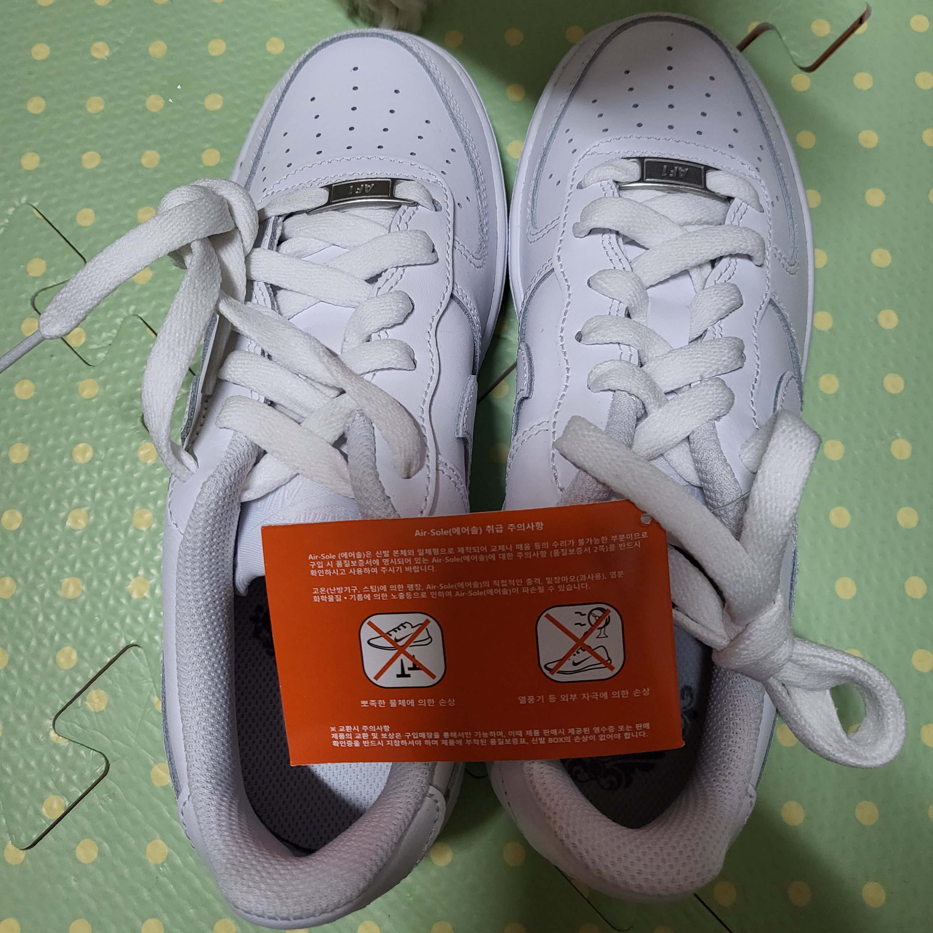(W) Nike Air Force 1 '07 Low White 착용 스타일 - 1