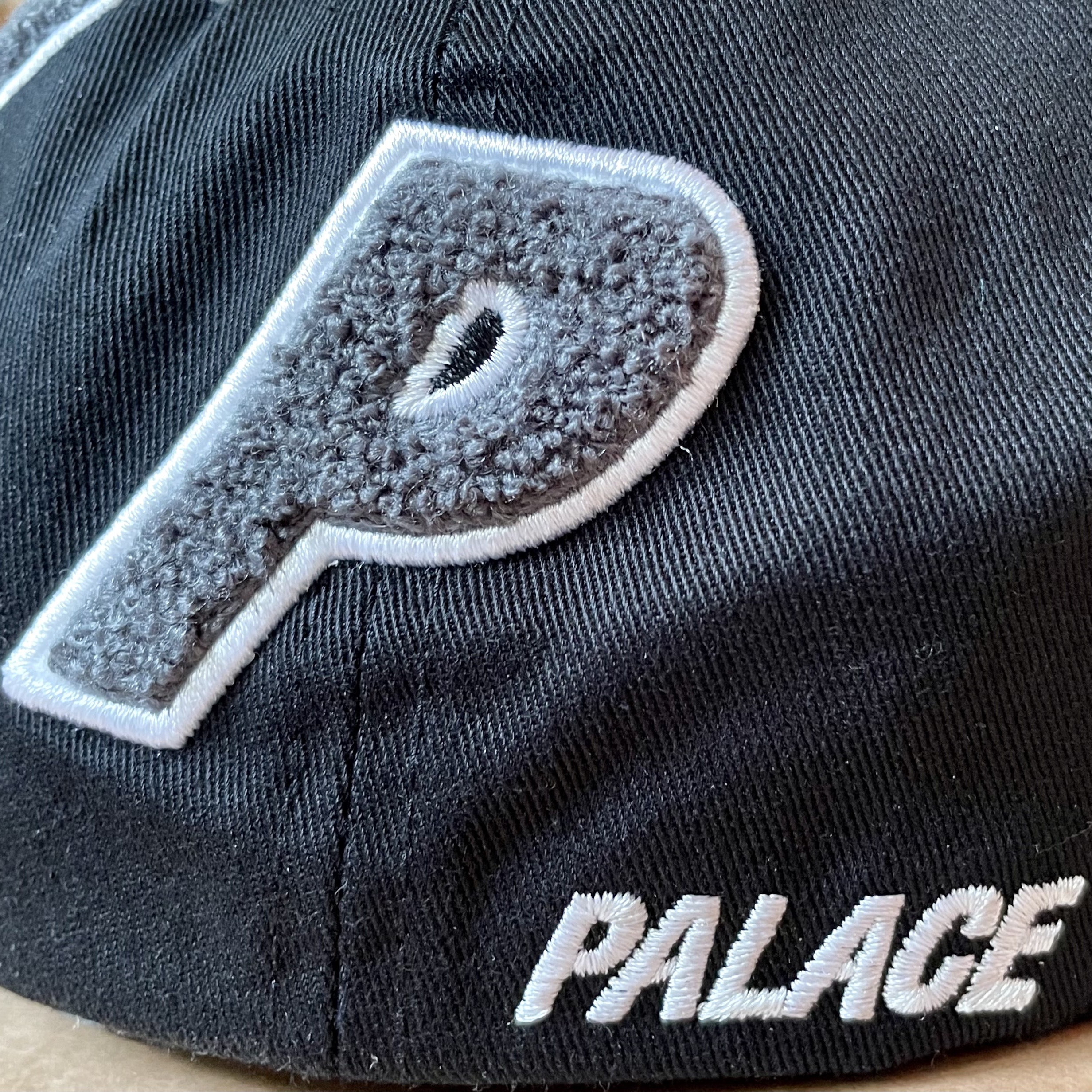 Palace Chenille Multi P 6-Panel Black - 22SS 착용 스타일