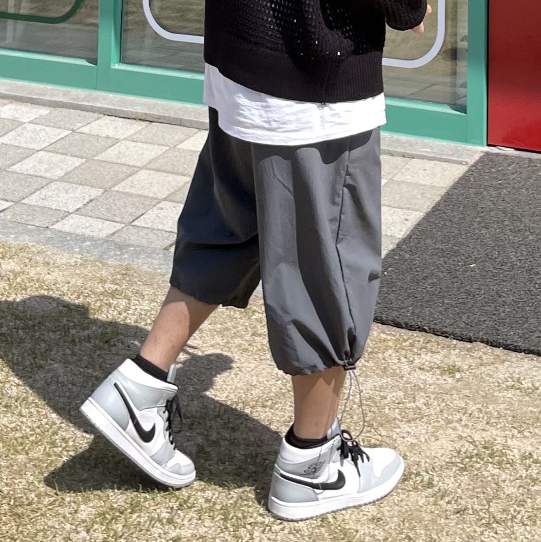 Jordan 1 Mid Light Smoke Grey 착용 스타일 - 2