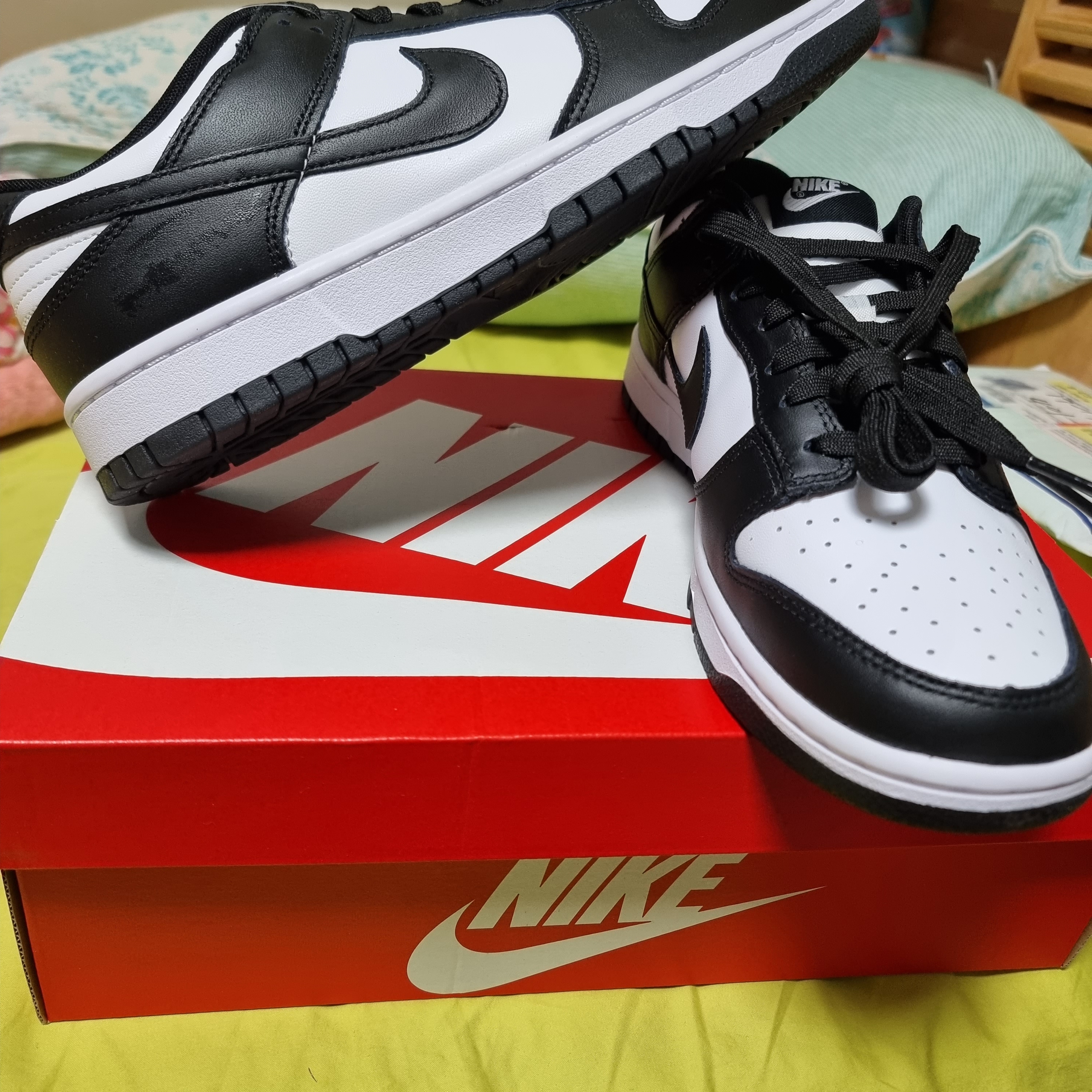 Nike Dunk Low Retro Black, Nike x Supreme SB Dunk Low Hyper Blue 착용 스타일 - 1