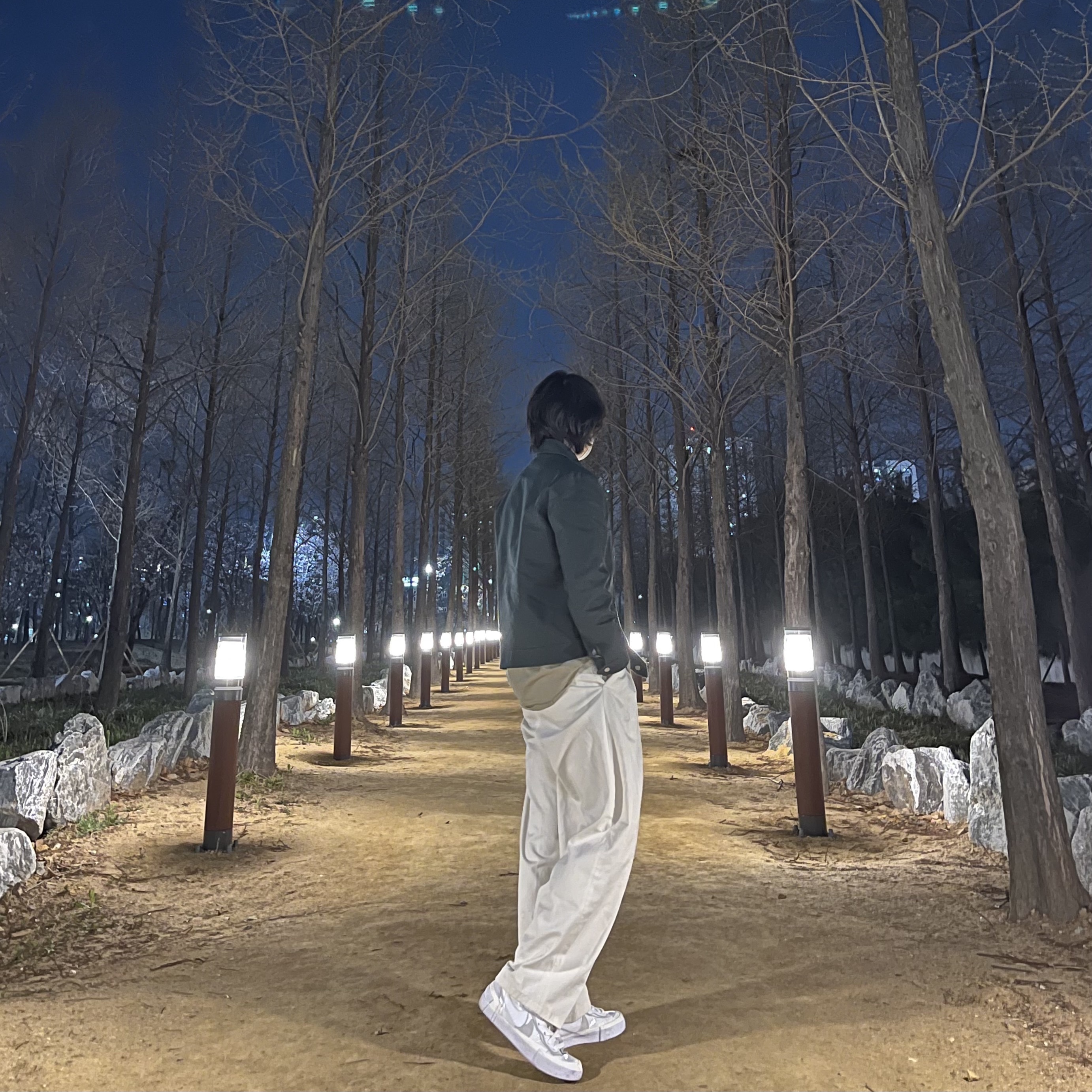 Nike x Sacai Blazer Low White Patent Leather 착용 스타일