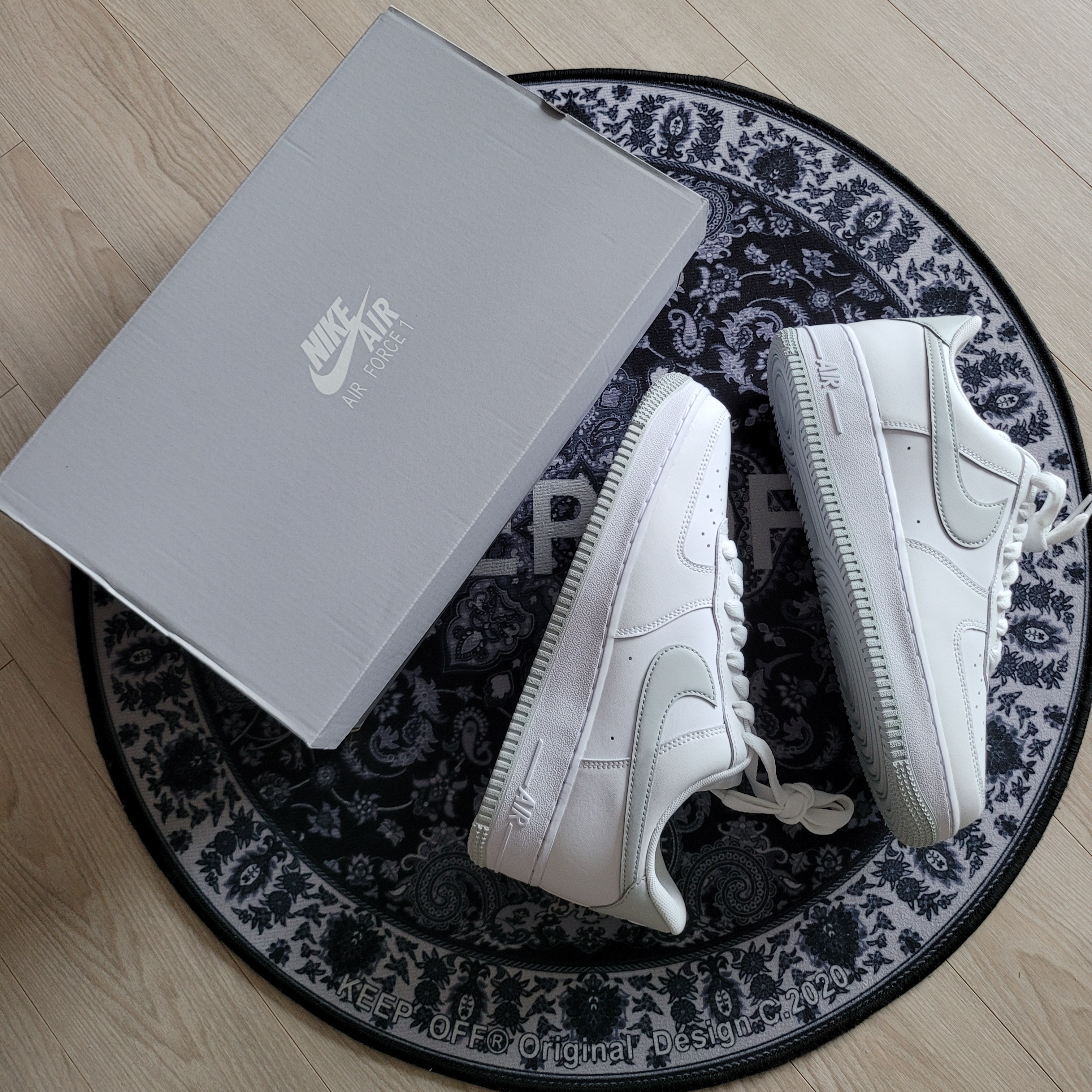 Nike Air Force 1 '07 Low White Pure Platinum 착용 스타일