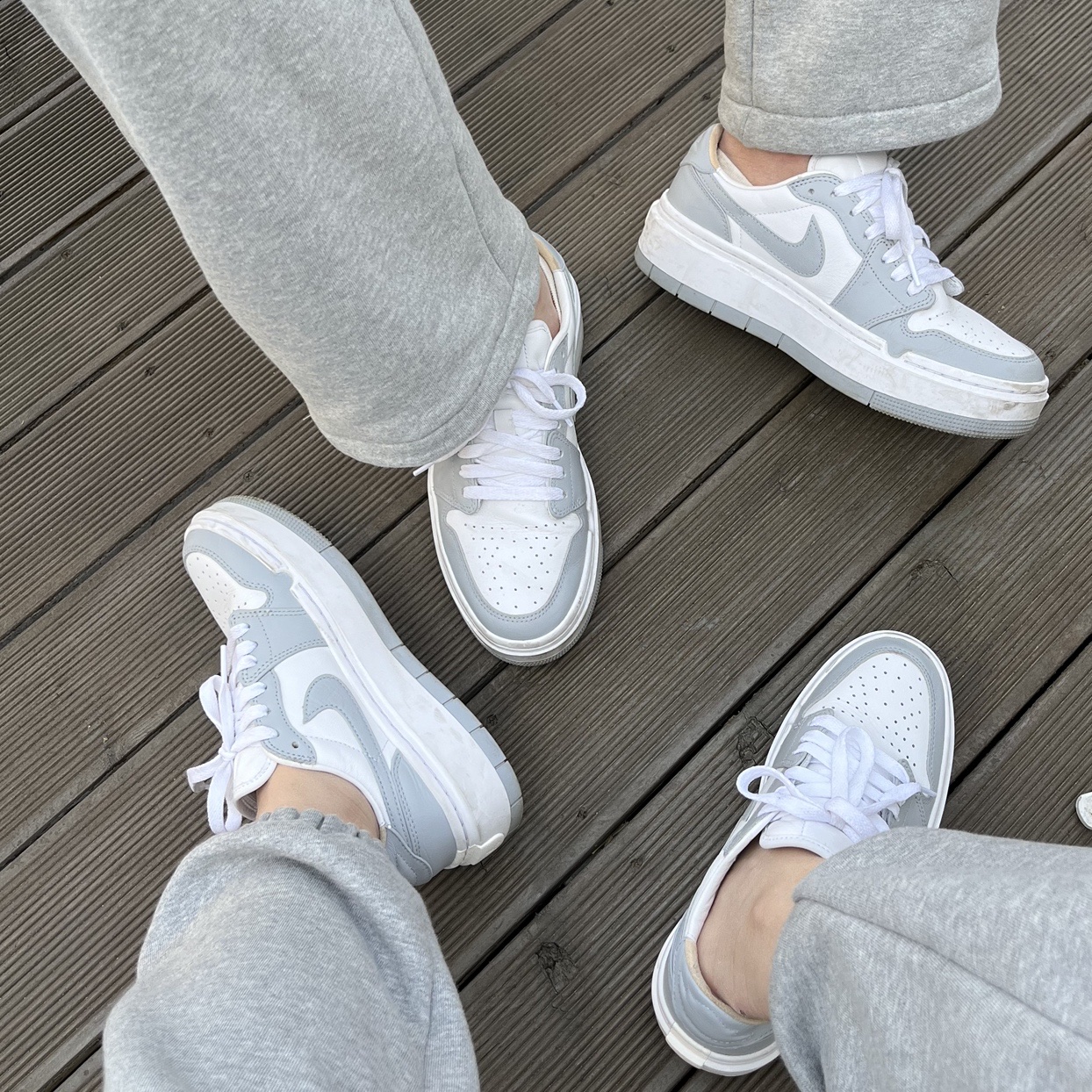 (W) Jordan 1 Elevate Low White and Wolf Grey 착용 스타일 - 2