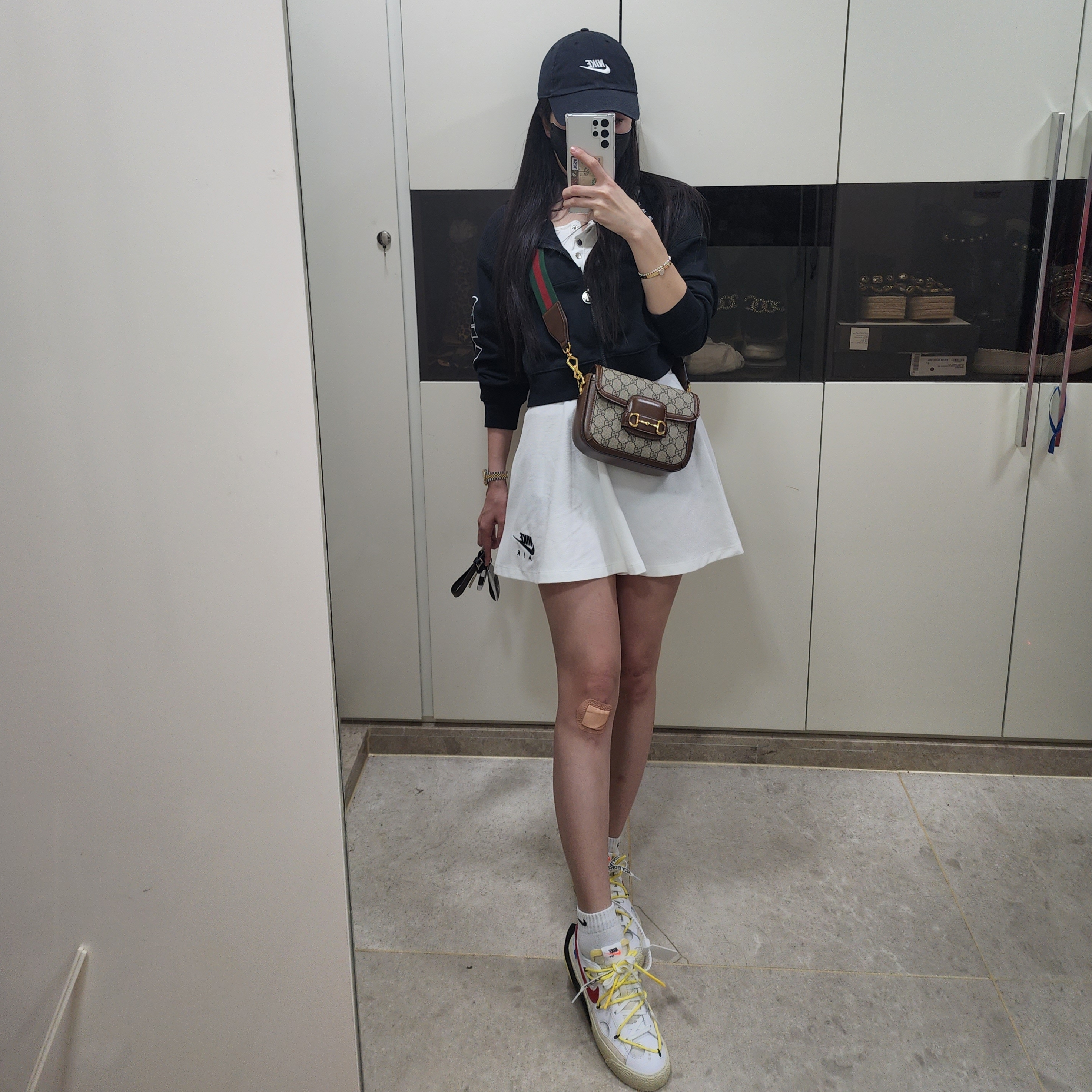 Nike x Off-White Blazer Low '77 White and University Red 착용 스타일