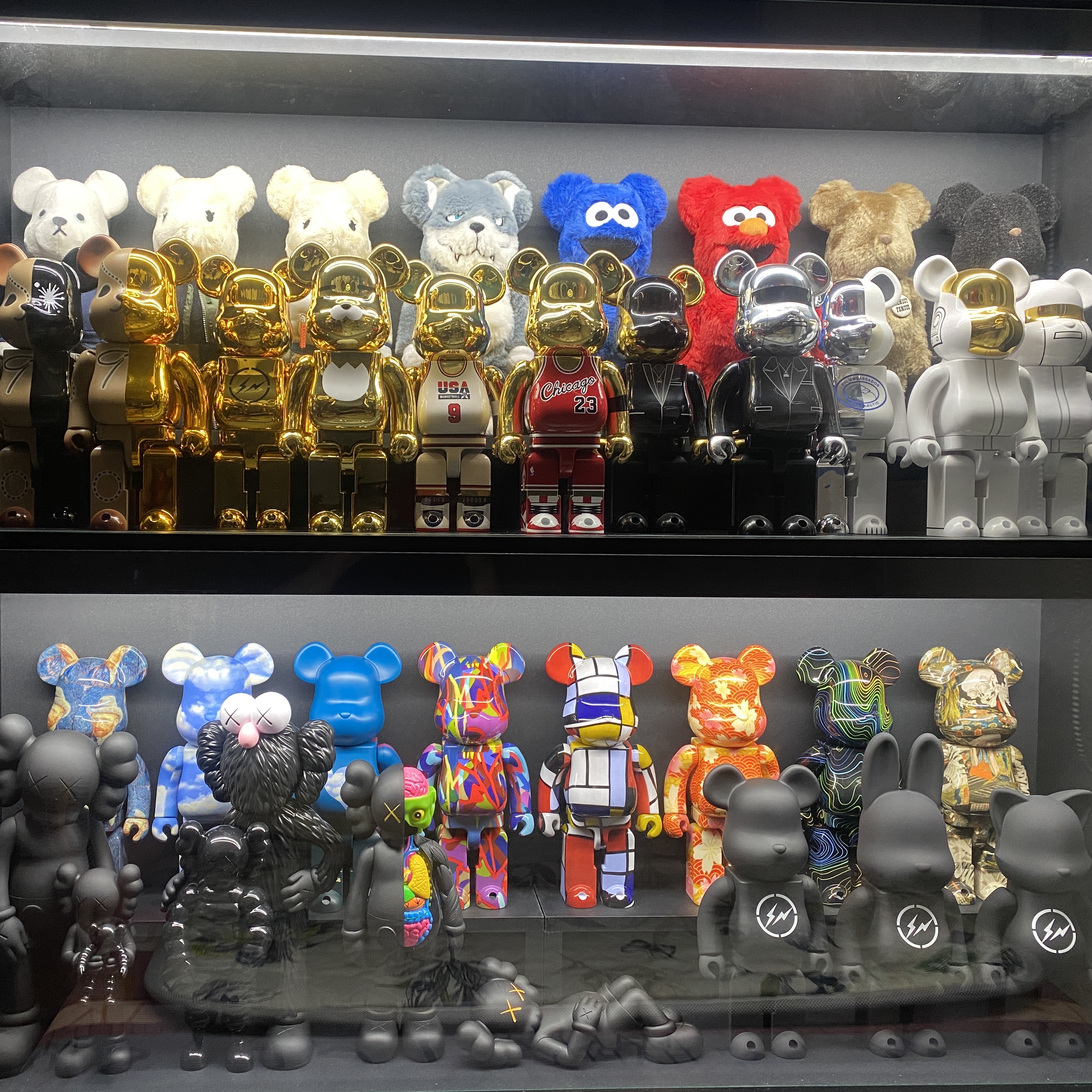 Bearbrick World Wide Tour 2 x Fragment Reverse Model 400%, Bearbrick x Sacai 2018 Ver. 100% & 400% Set 착용 스타일