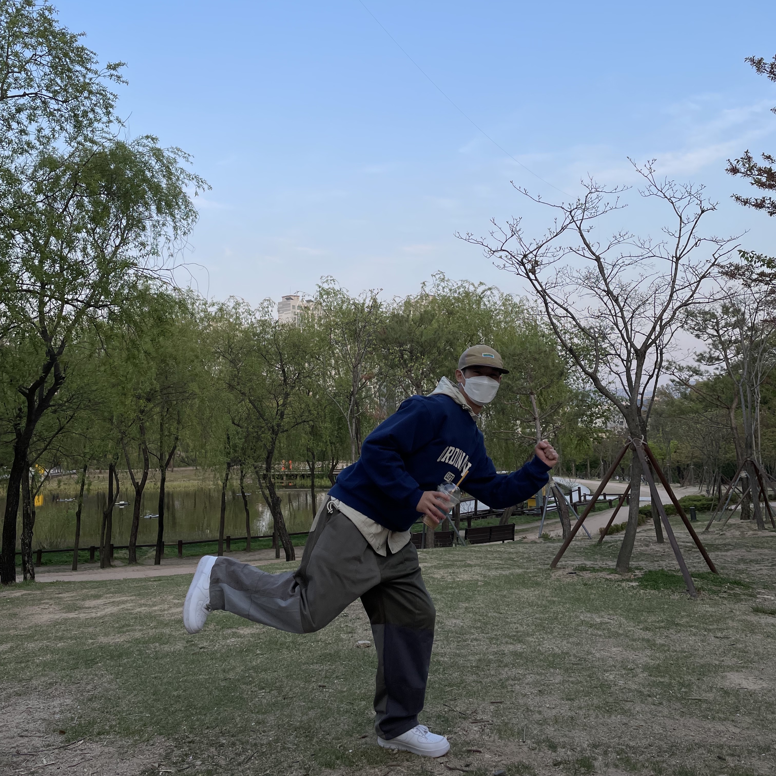 Nike Air Force 1 '07 Low White 착용 스타일 - 3