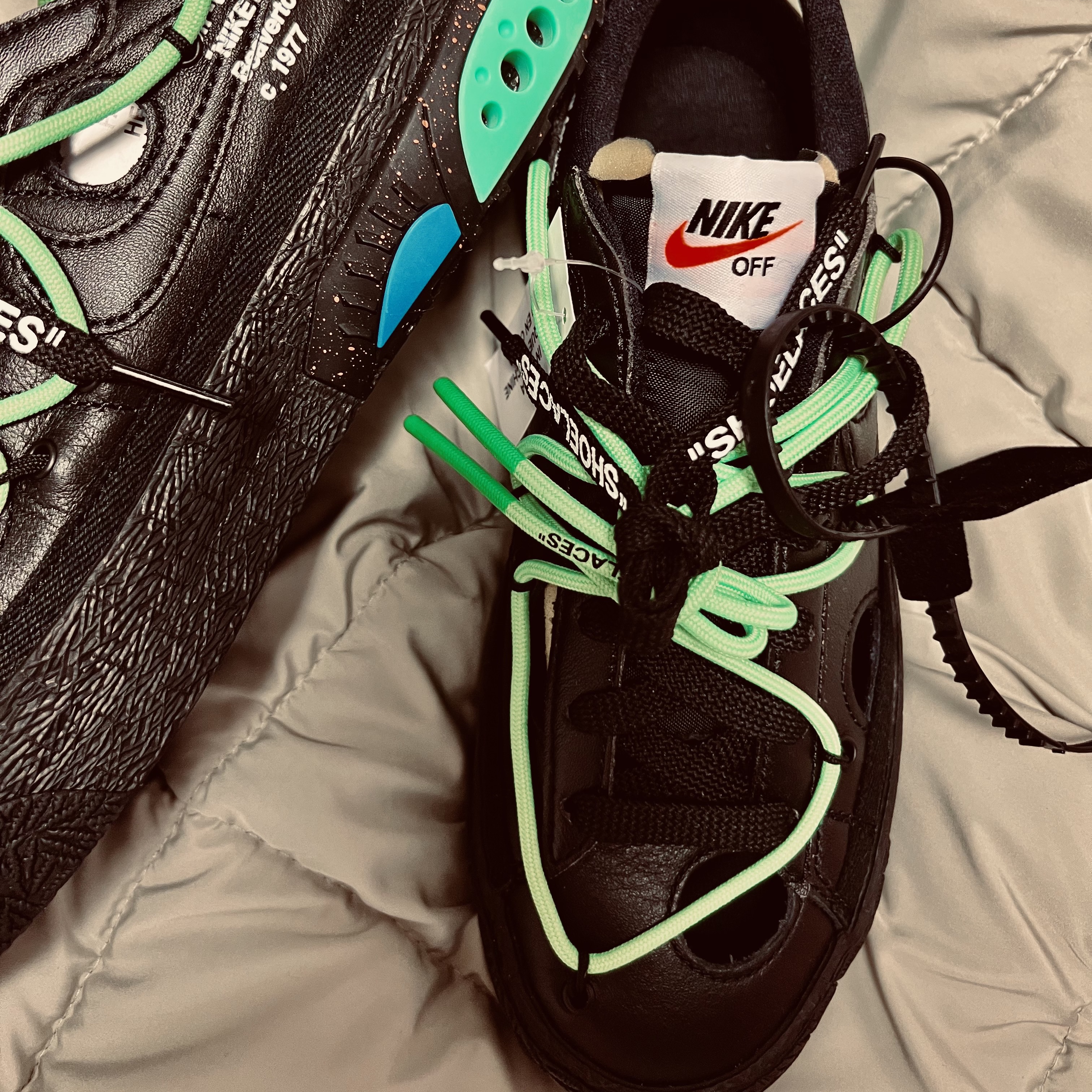 Nike x Off-White Blazer Low '77 Black and Electro Green 착용 스타일