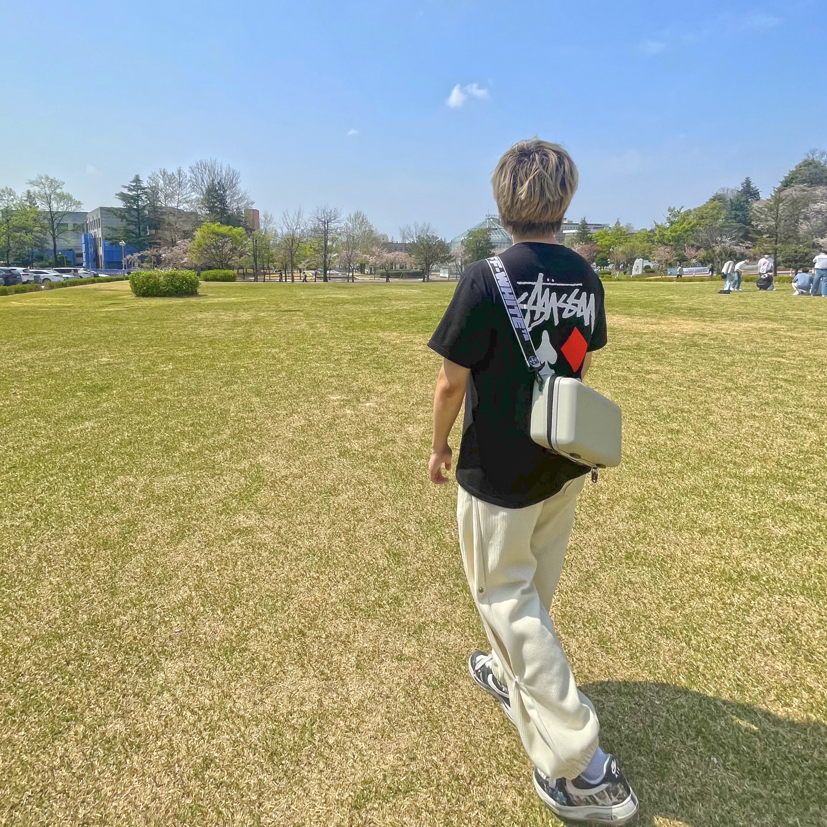 Off-White x Amore Pacific Protection Box (Without Cosmetics), Stussy Full Deck 2 T-Shirt Black 착용 스타일 - 2