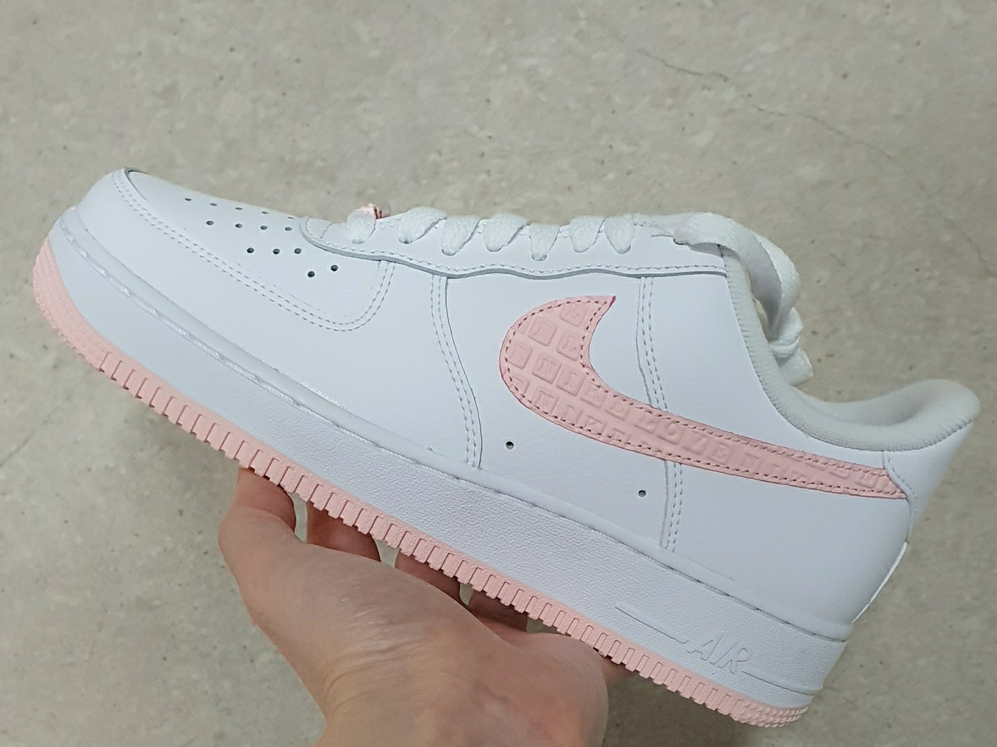 (W) Nike Air Force 1 '07 Valentine Day 2022 착용 스타일