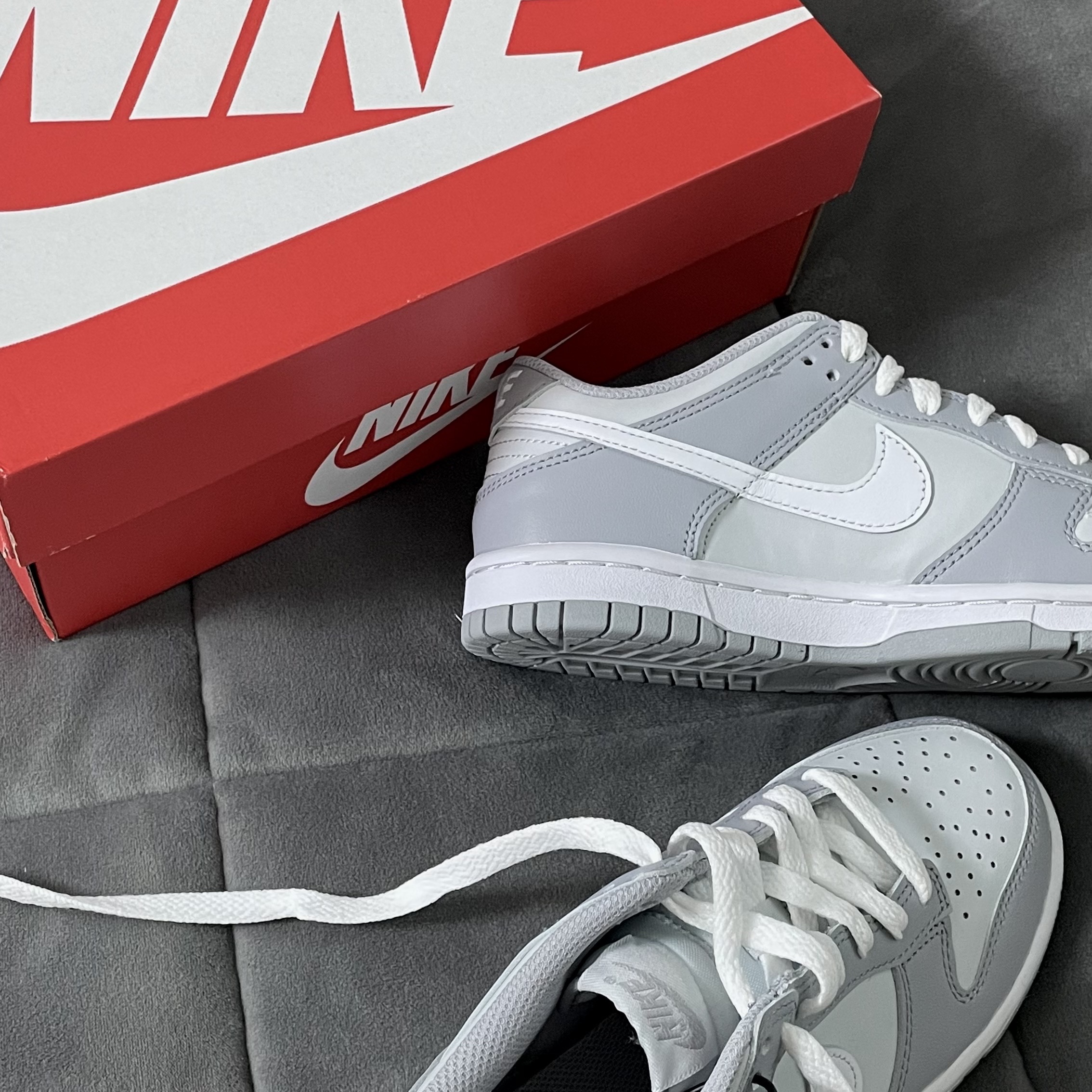 Nike Dunk Low Retro Wolf Grey 착용 스타일 - 2