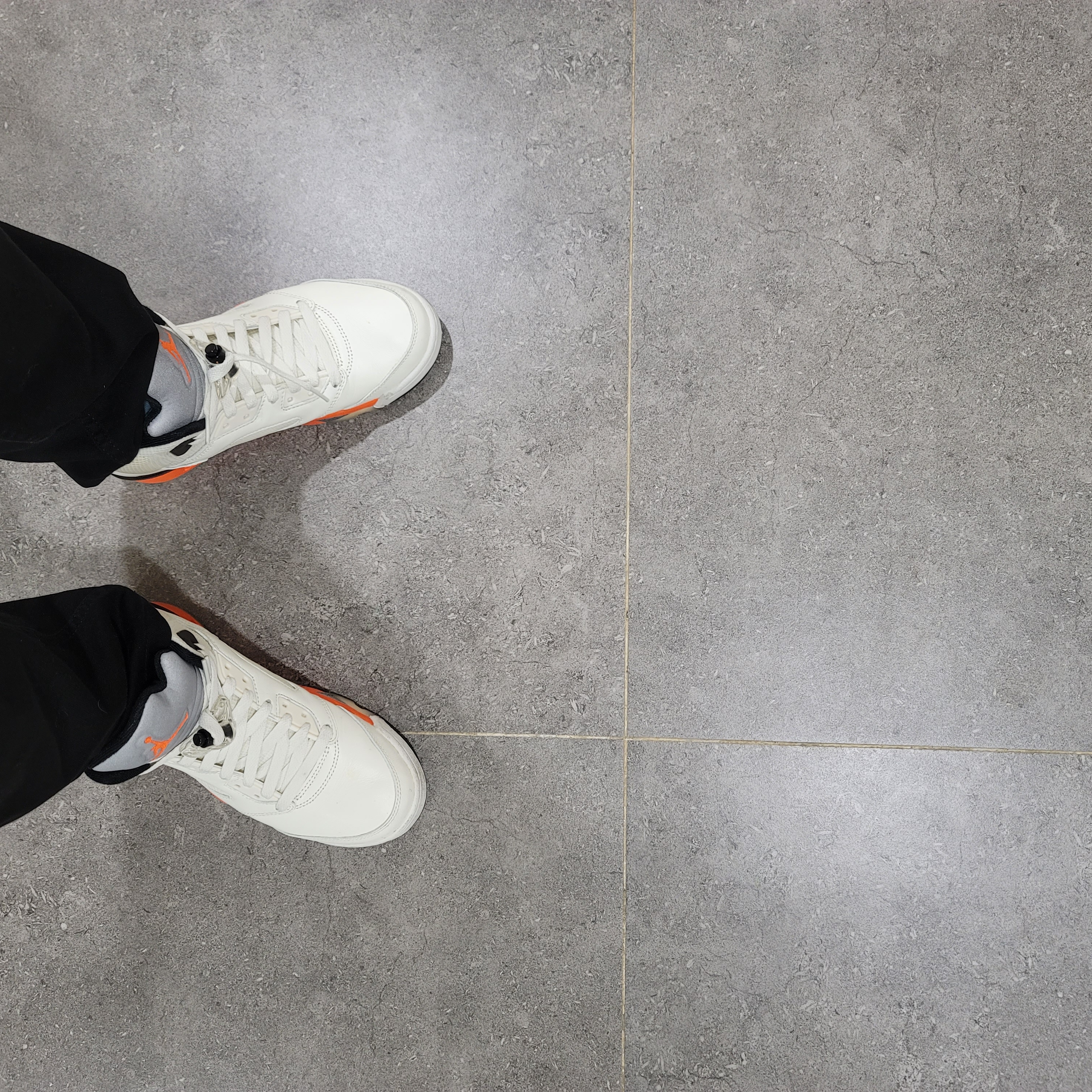 Jordan 5 Retro Orange Blaze 착용 스타일