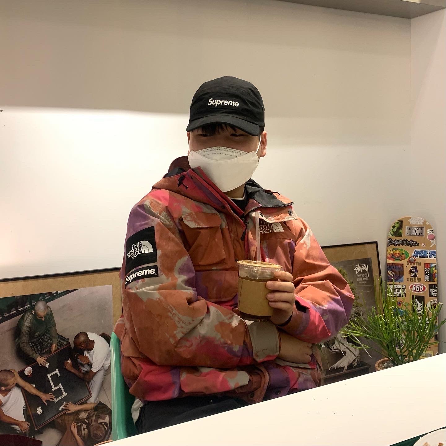 Palace Cordura Double Diamond Shot Bag Black - 21FW, Jordan 1 x Travis Scott x Fragment Retro High OG SP Military Blue 착용 스타일 - 3