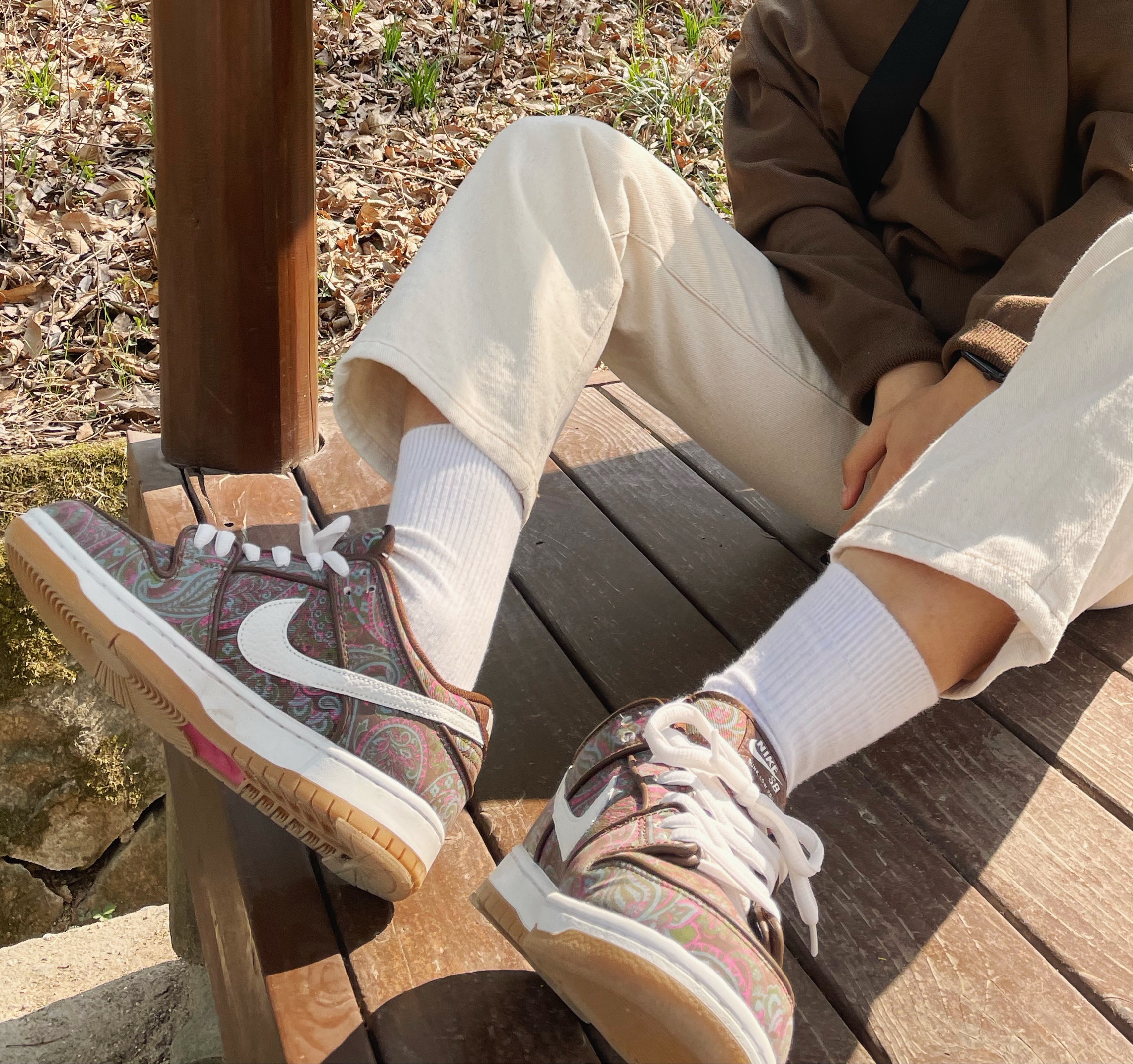 Nike SB Dunk Low Pro Premium Paisley 착용 스타일