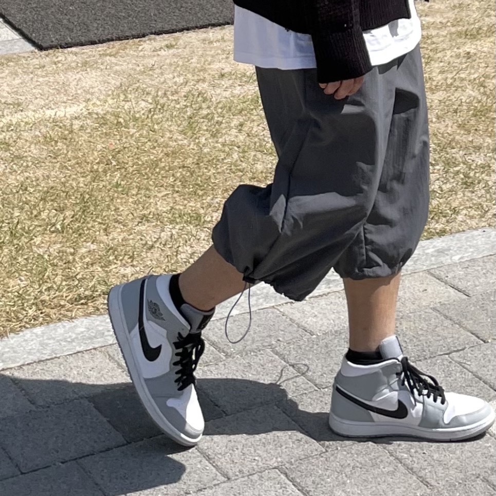 Jordan 1 Mid Light Smoke Grey 착용 스타일 - 3