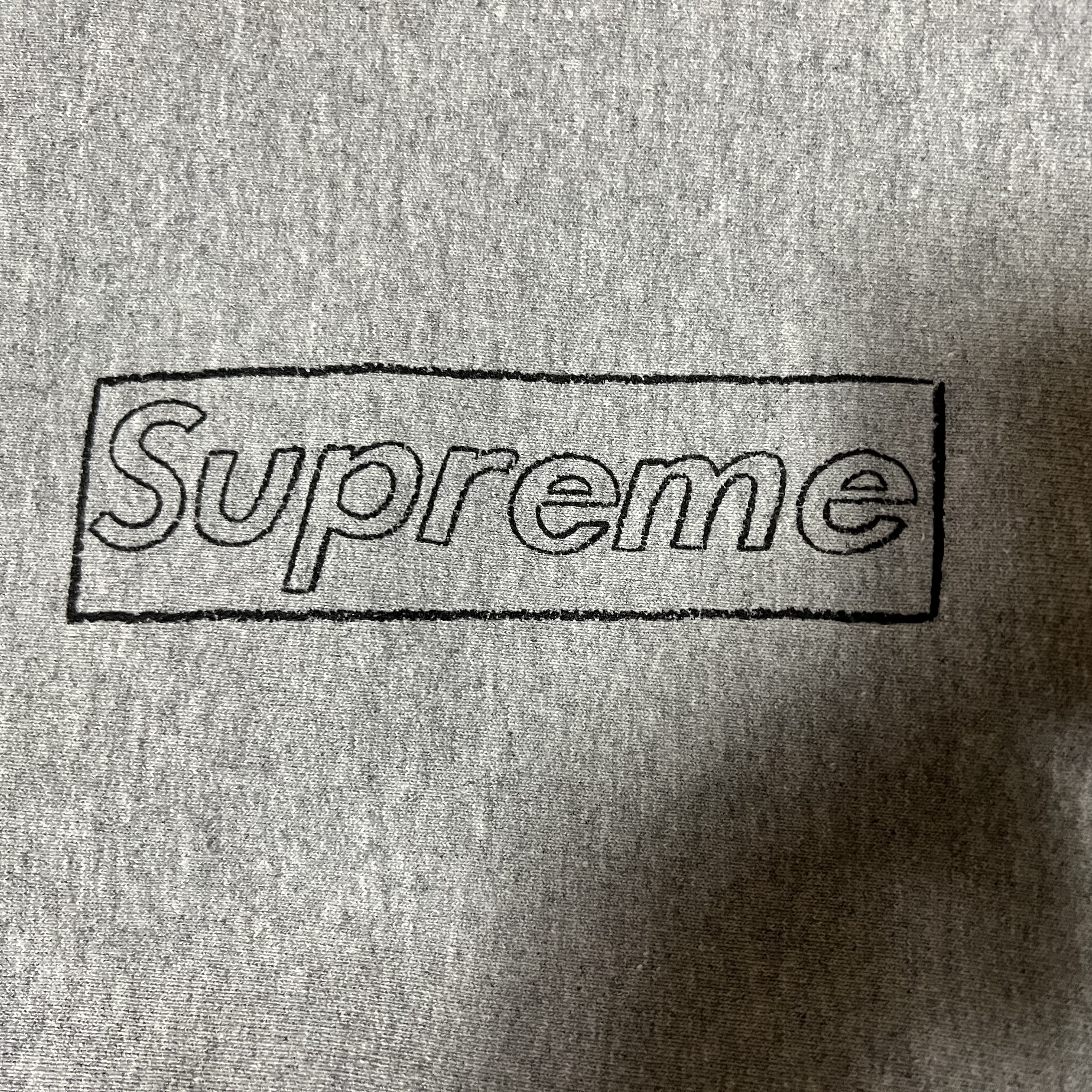 Supreme x Kaws Chalk Logo Hooded Sweatshirt Heather Grey - 21SS 착용 스타일