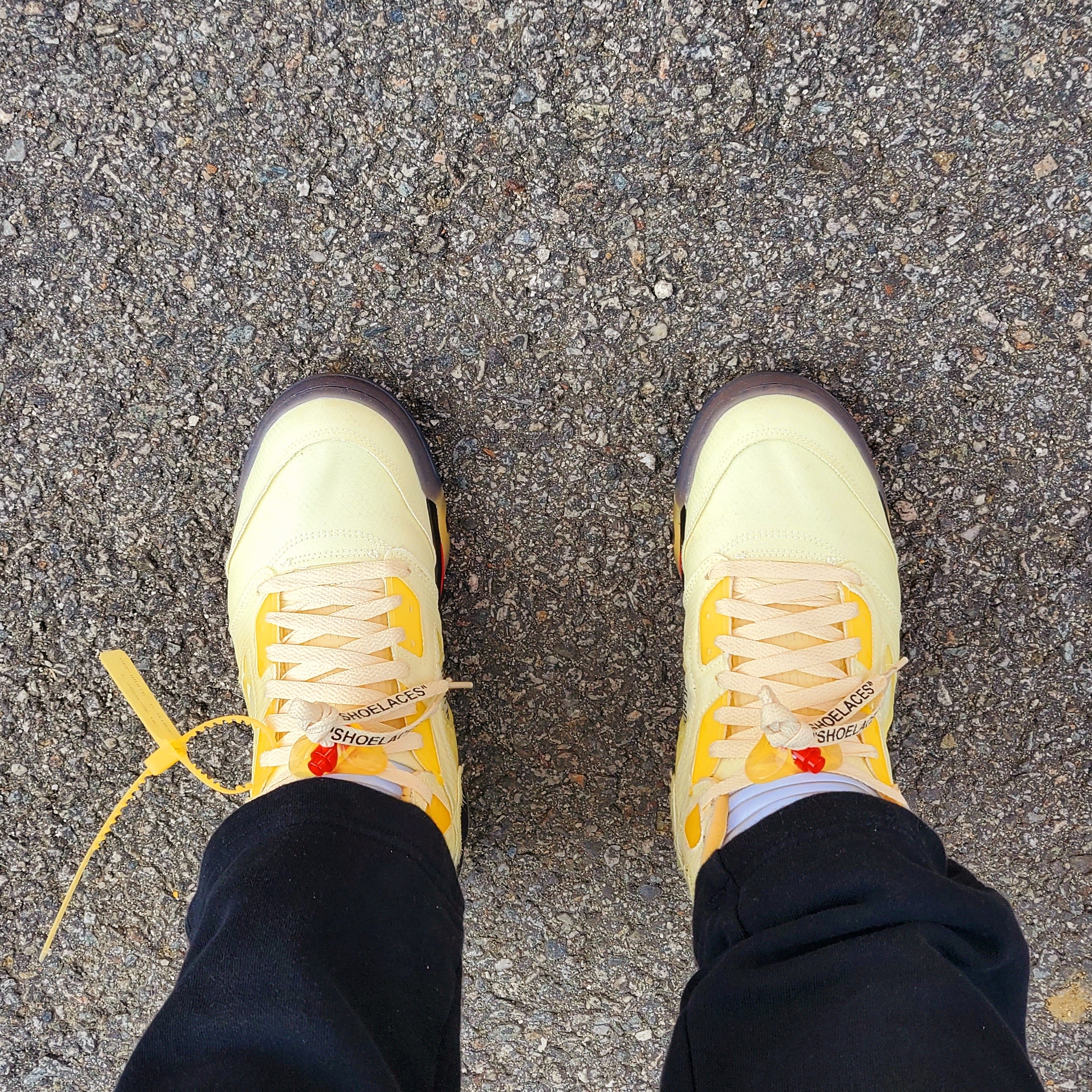 Jordan 5 x Off-White Retro SP Sail Fire Red 착용 스타일 - 5