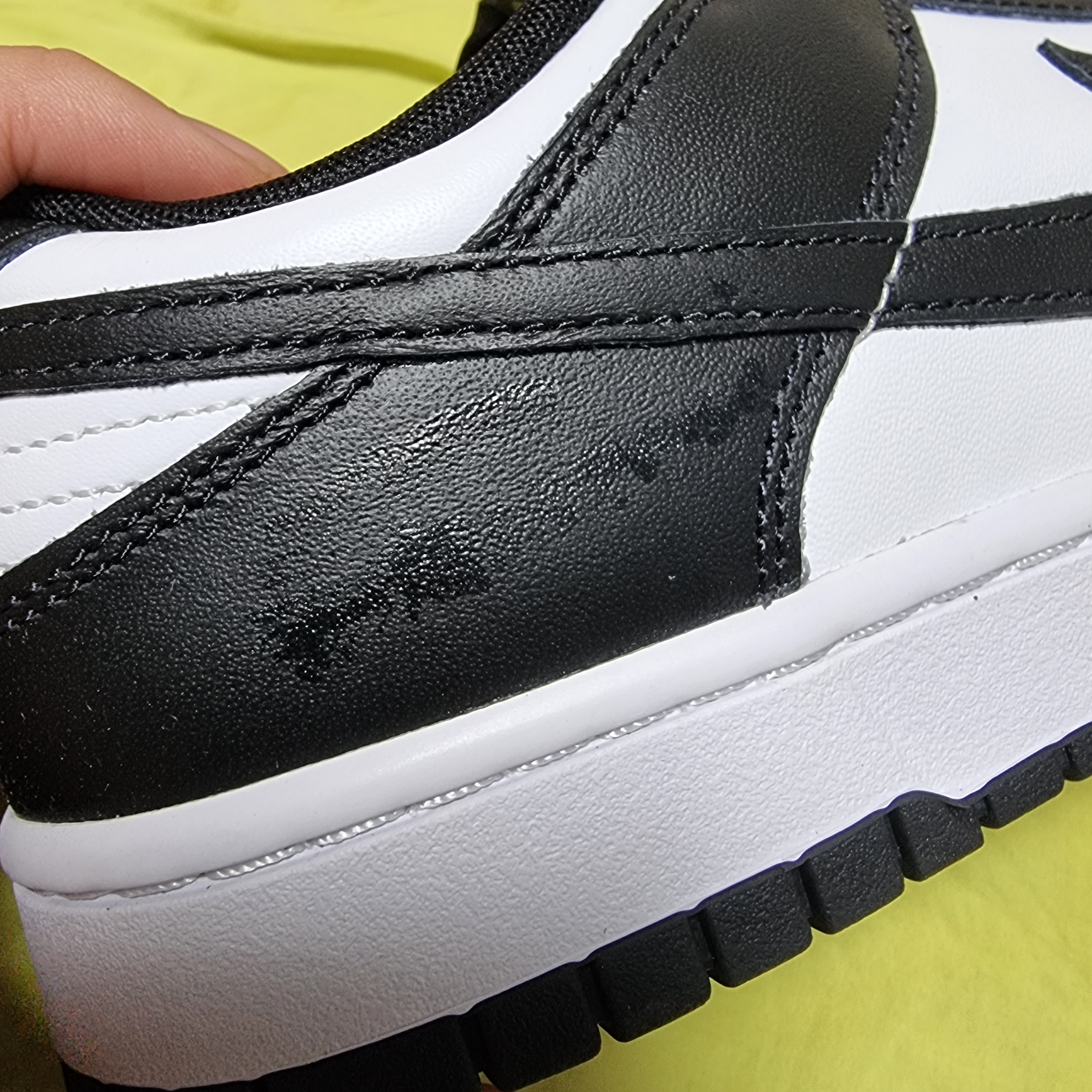 Nike Dunk Low Retro Black, Nike x Supreme SB Dunk Low Hyper Blue 착용 스타일 - 2