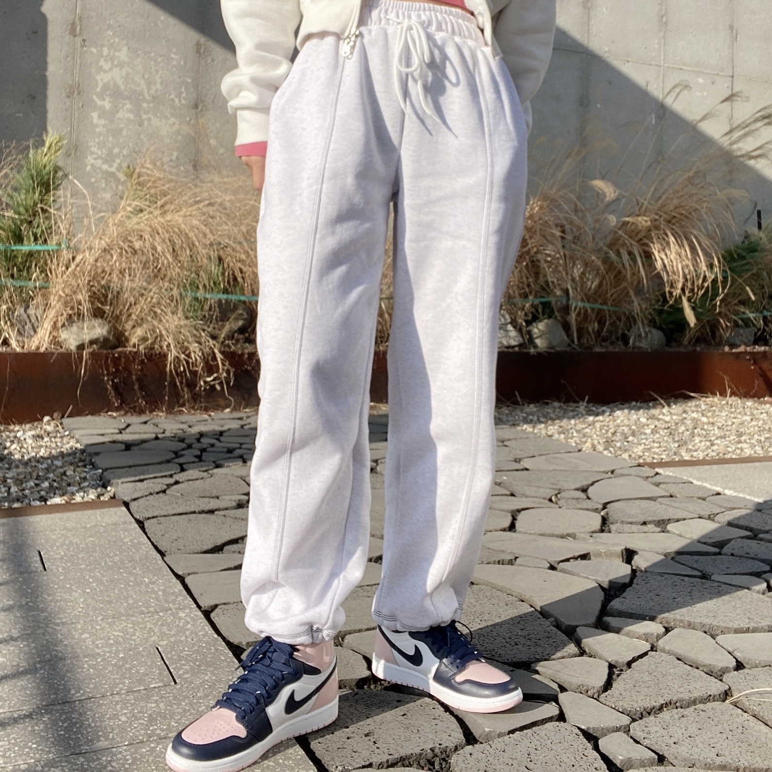 (W) Jordan 1 Retro High OG Atmosphere 착용 스타일 - 2