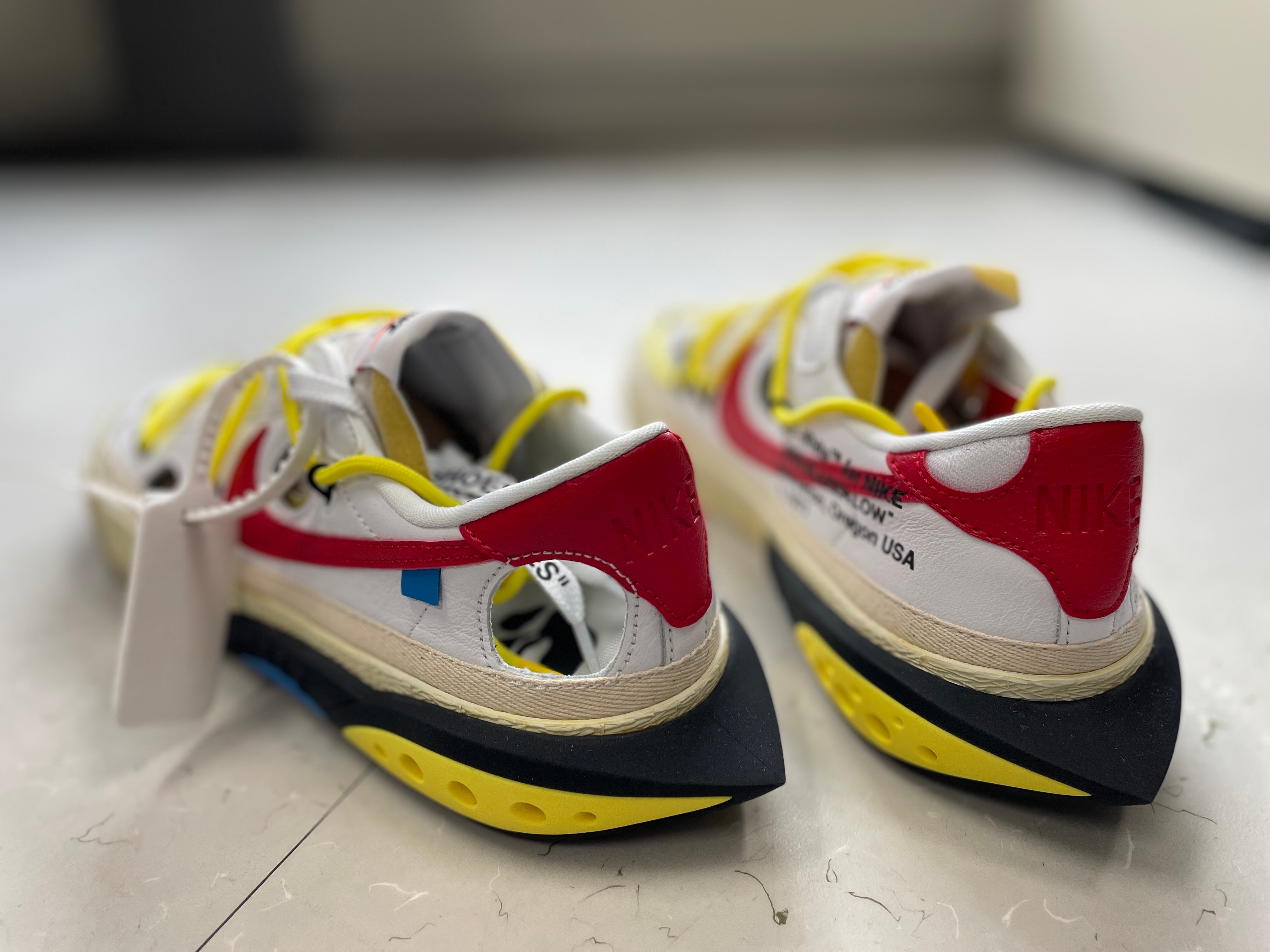 Nike x Off-White Blazer Low '77 White and University Red 착용 스타일 - 2