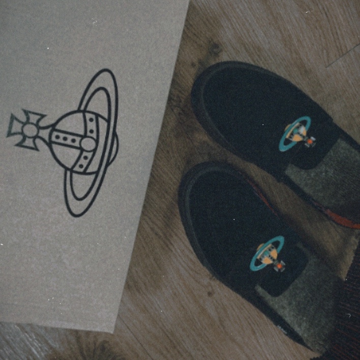 Vans x Vivienne Westwood Style 53 Anglomania 착용 스타일