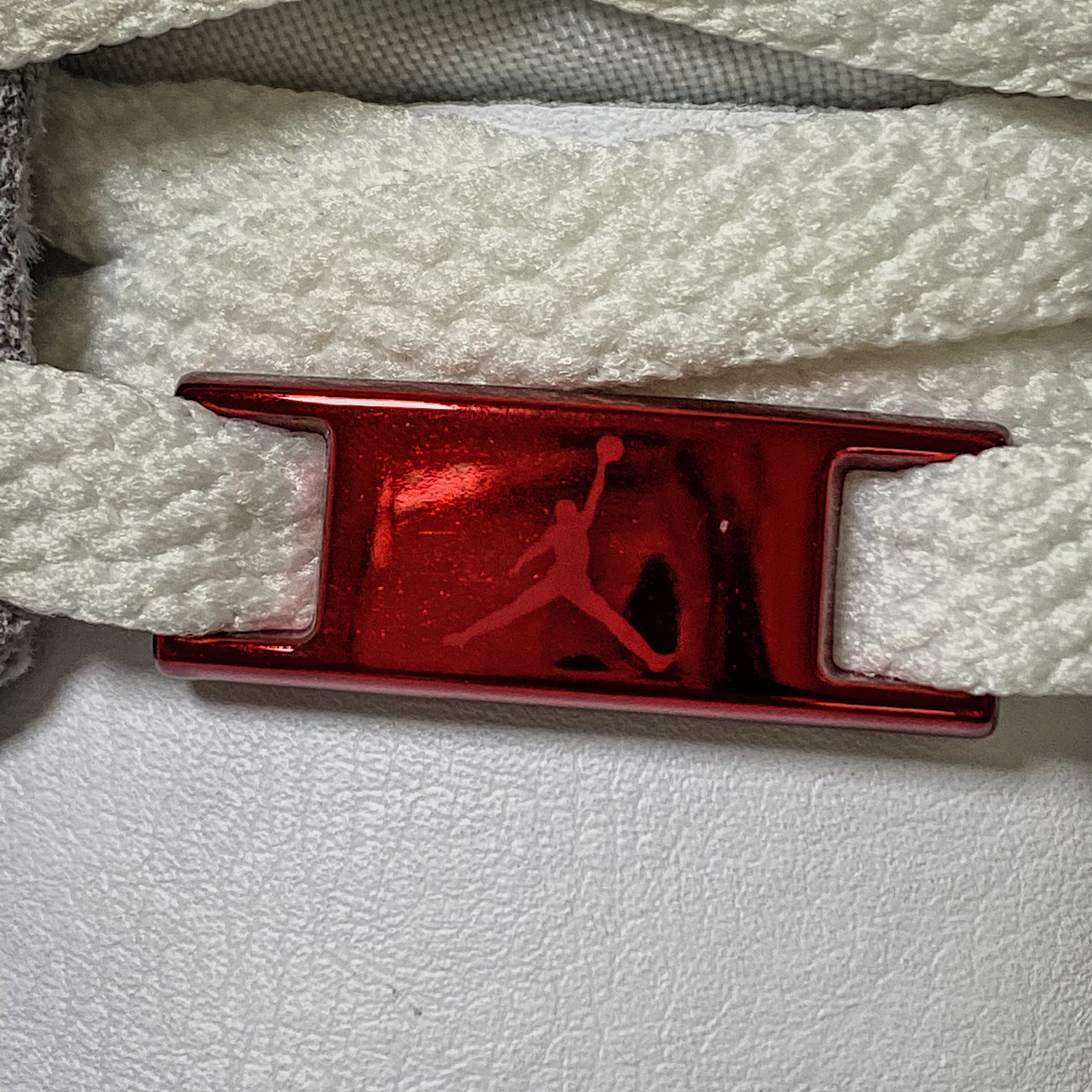 Jordan 1 Low SE Light Smoke Grey Gym Red 착용 스타일 - 3