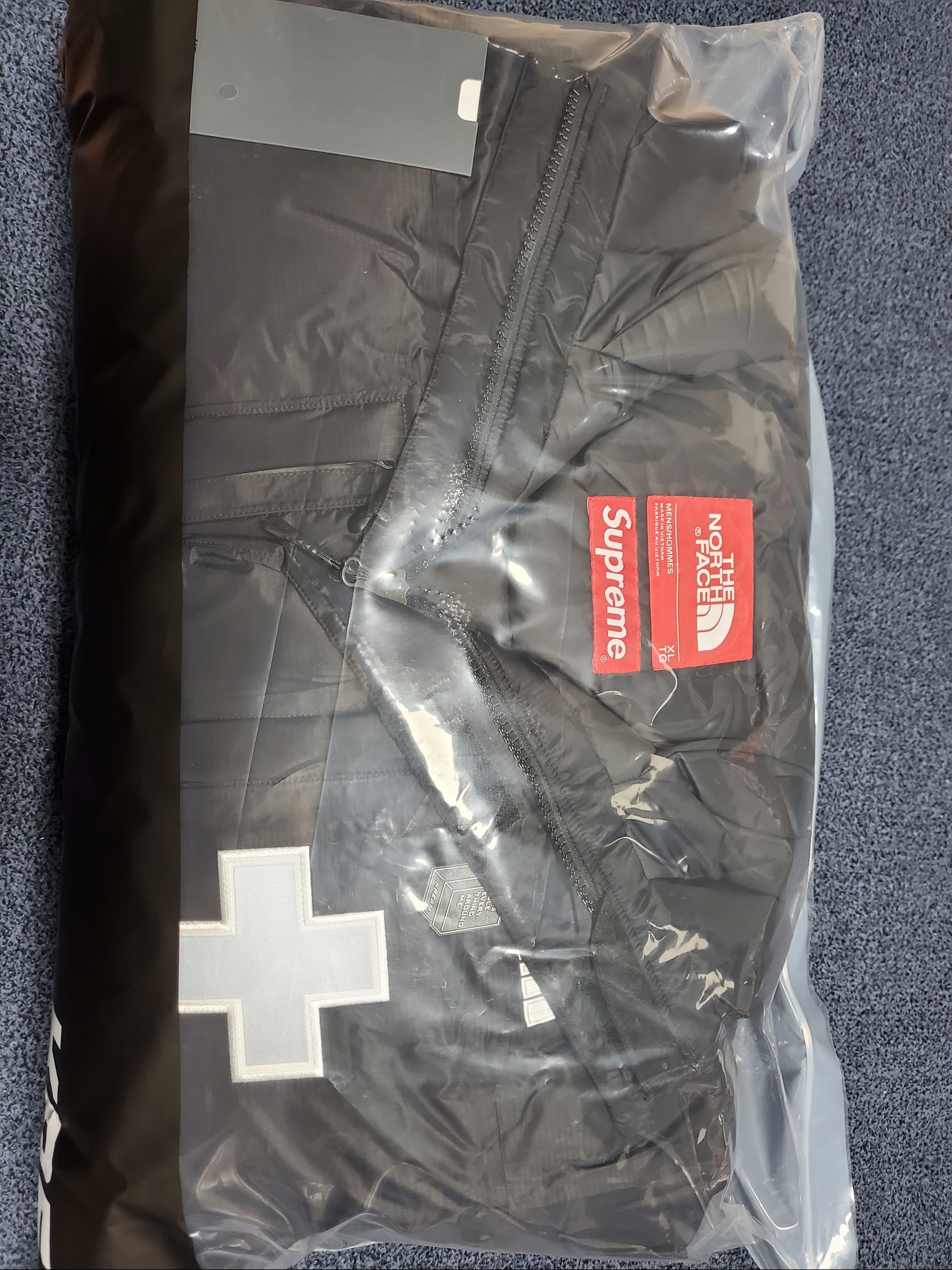 Supreme x The North Face Summit Series Rescue Baltoro Jacket Black - 22SS 착용 스타일