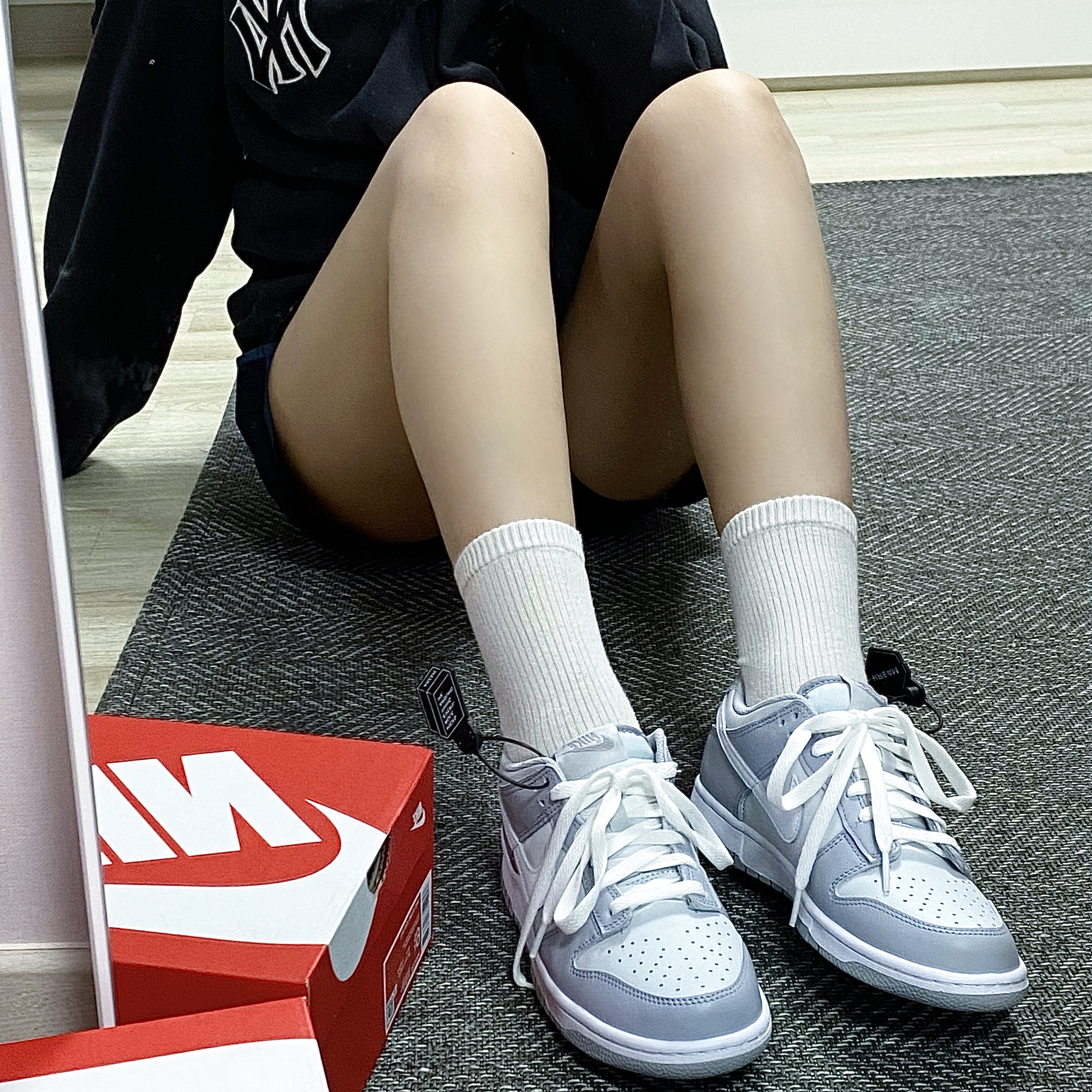 (GS) Nike Dunk Low Wolf Grey 착용 스타일