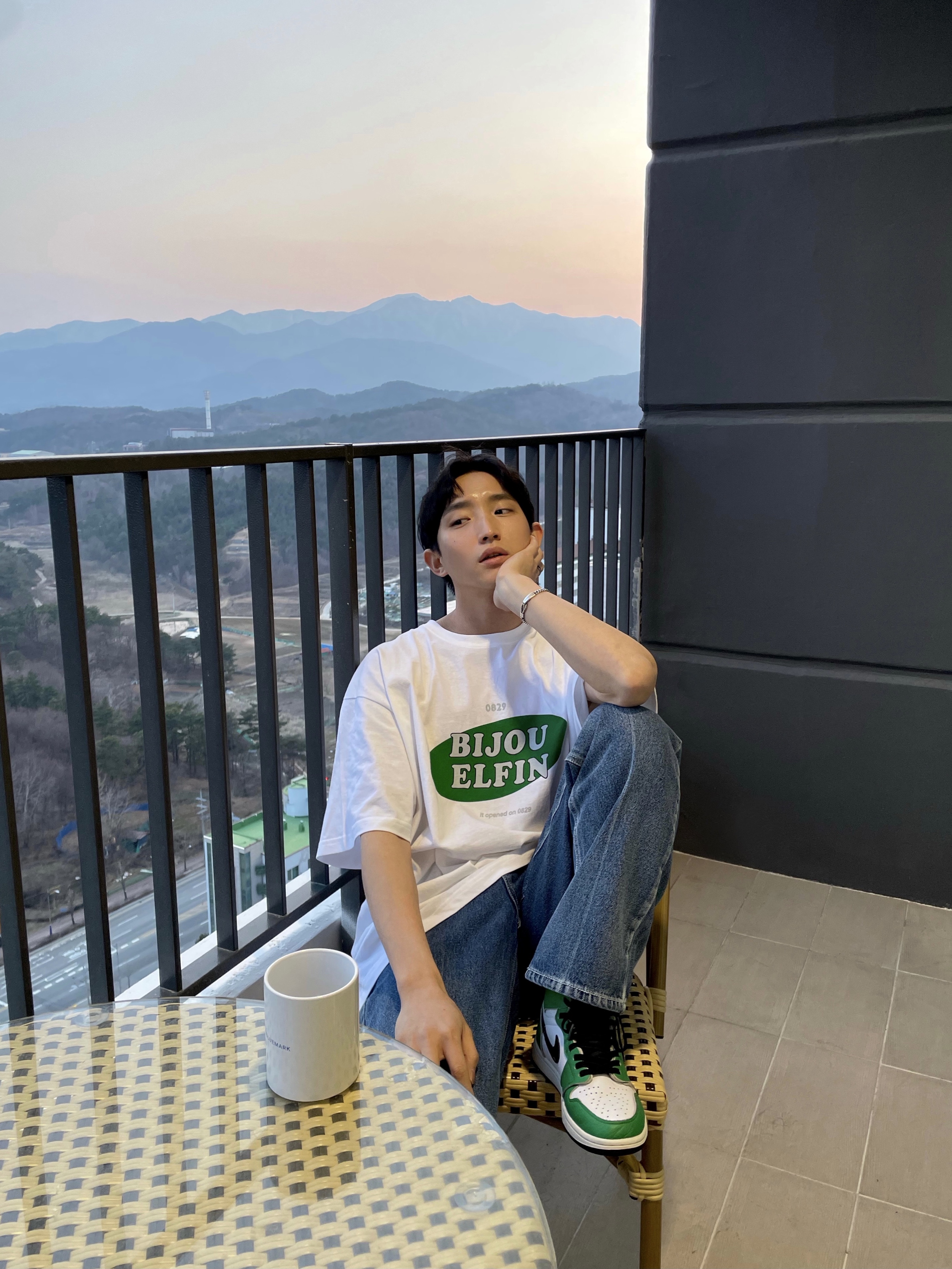 (W) Jordan 1 Retro High OG Lucky Green 착용 스타일 - 2