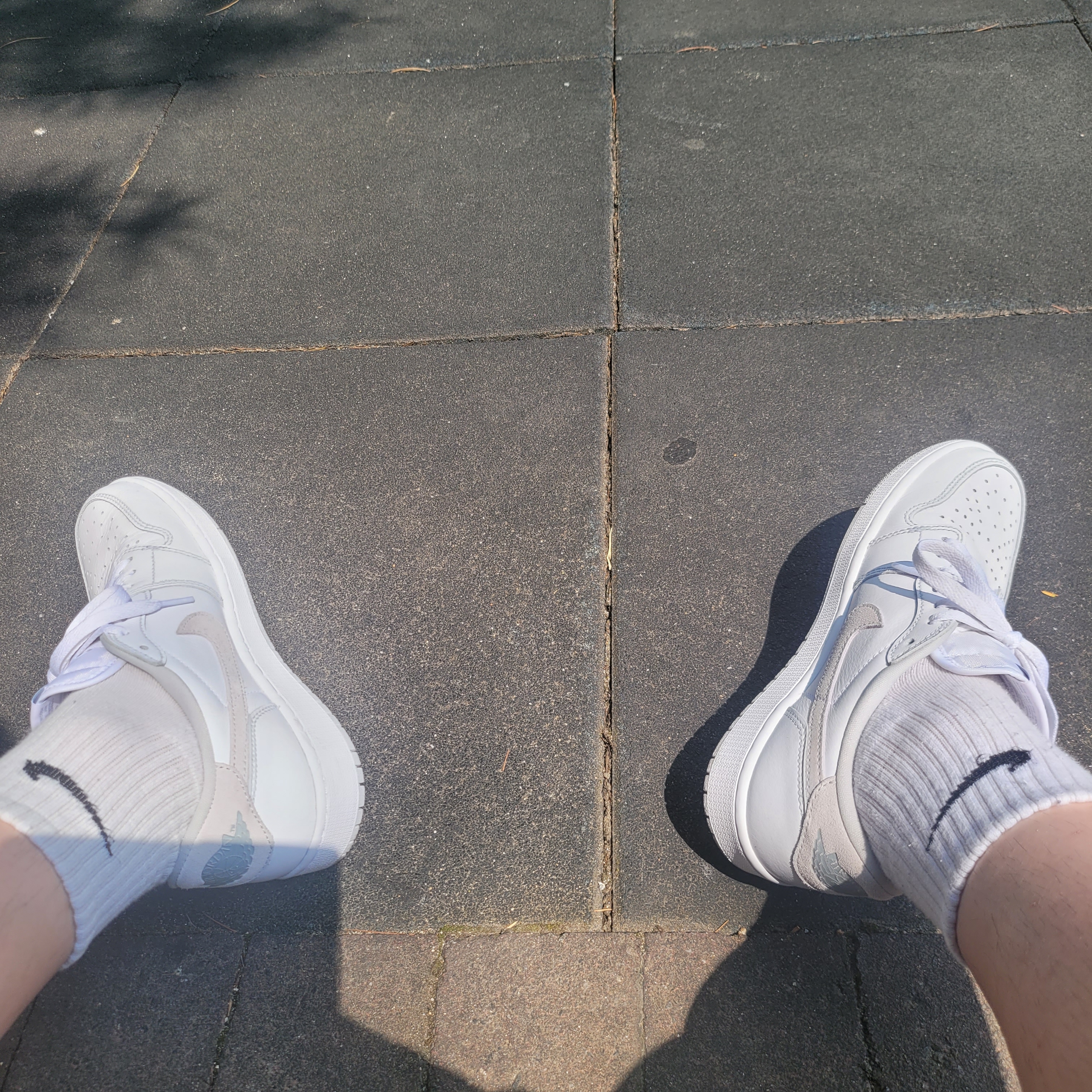 Jordan 1 Low OG Neutral Grey 착용 스타일