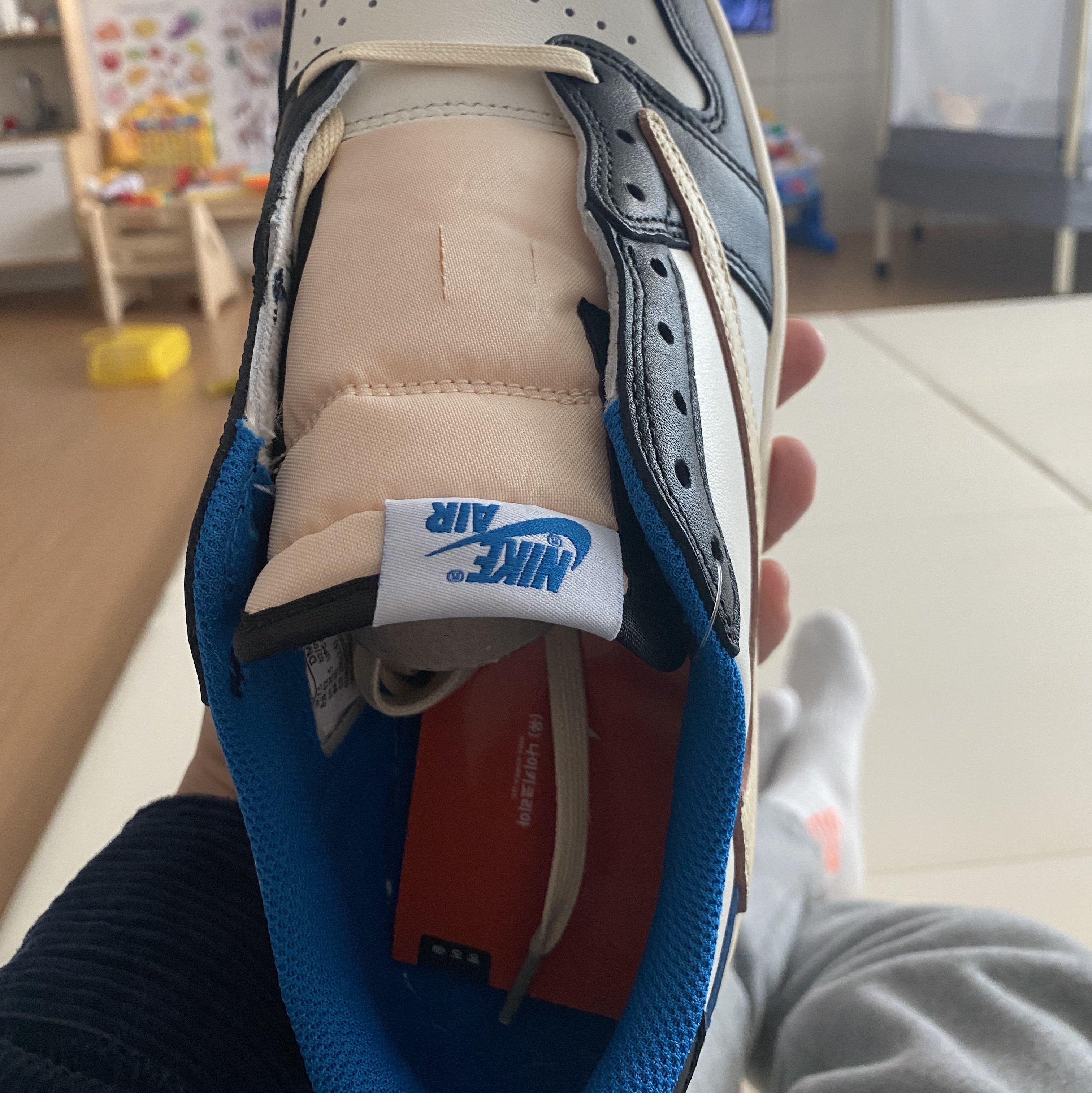 Jordan 1 x Travis Scott x Fragment Retro Low OG SP Military Blue 착용 스타일