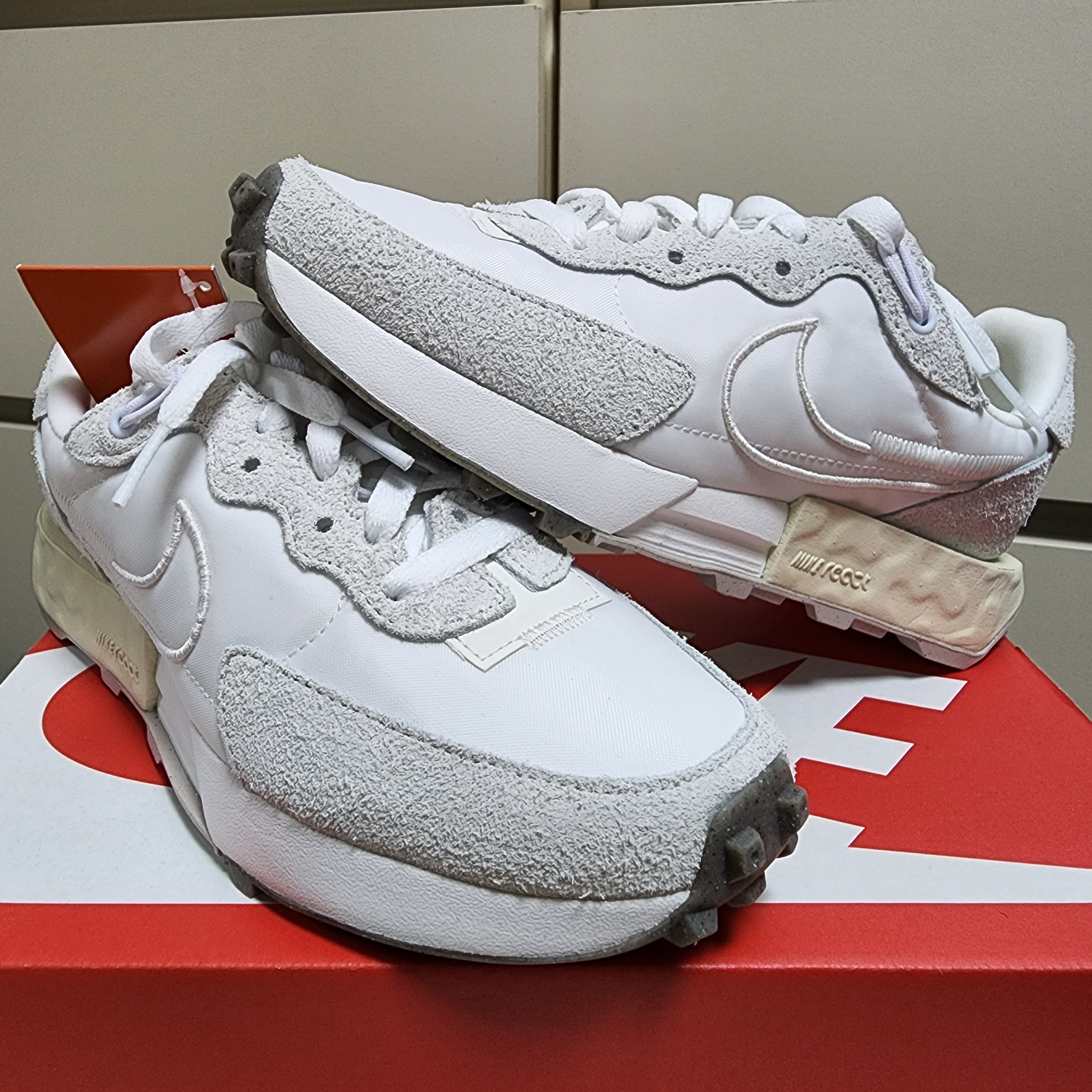 (W) Nike Fontanka Waffle White 착용 스타일