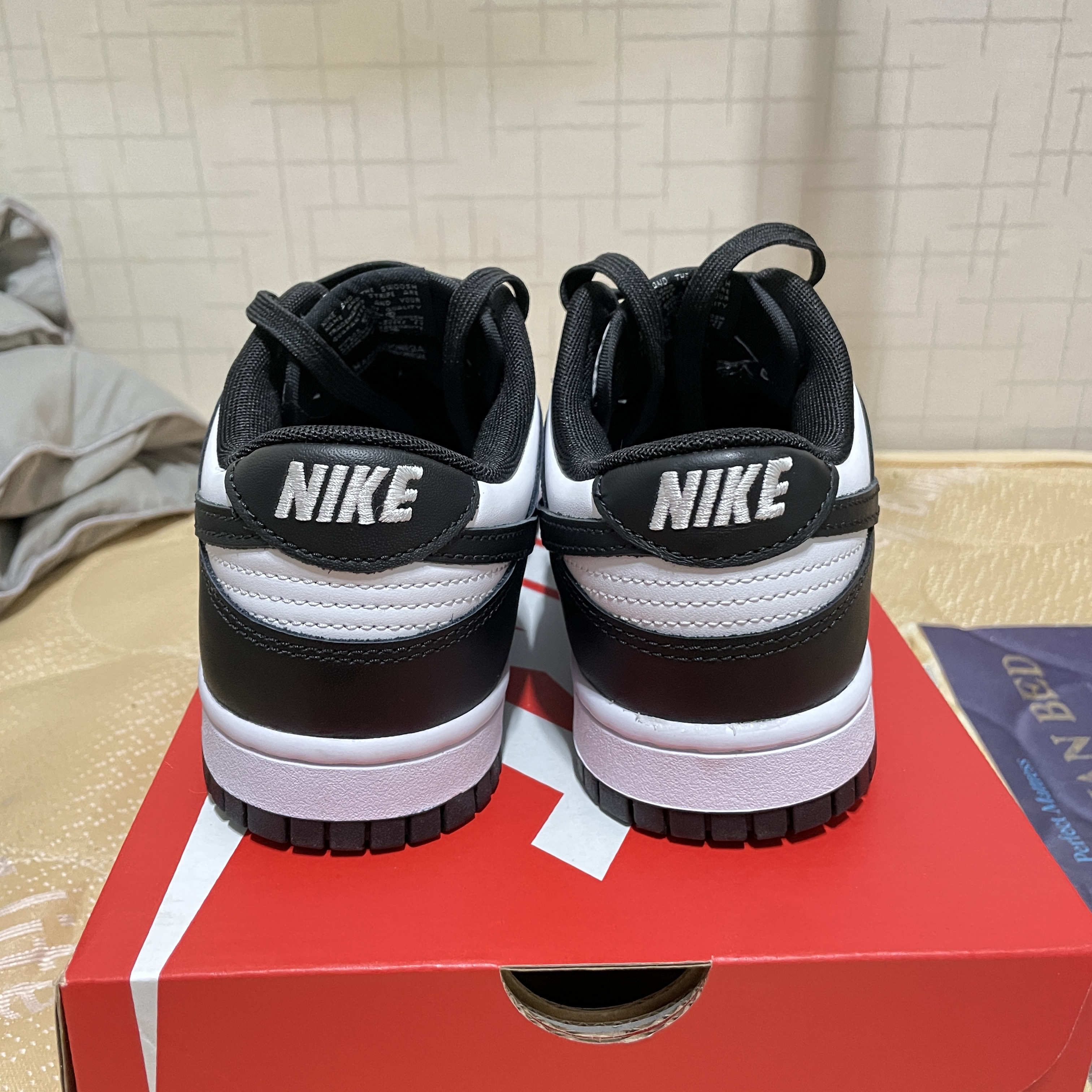 Nike Dunk Low Retro Black 착용 스타일 - 4