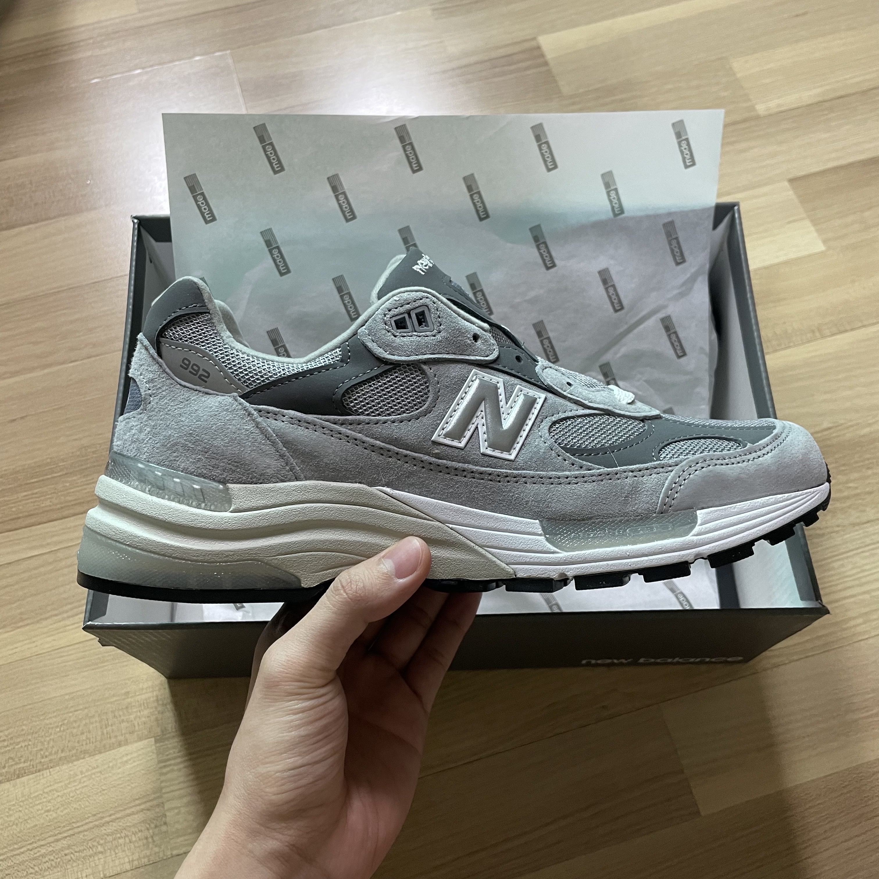 New Balance 992 Made in USA Grey - D Standard 착용 스타일