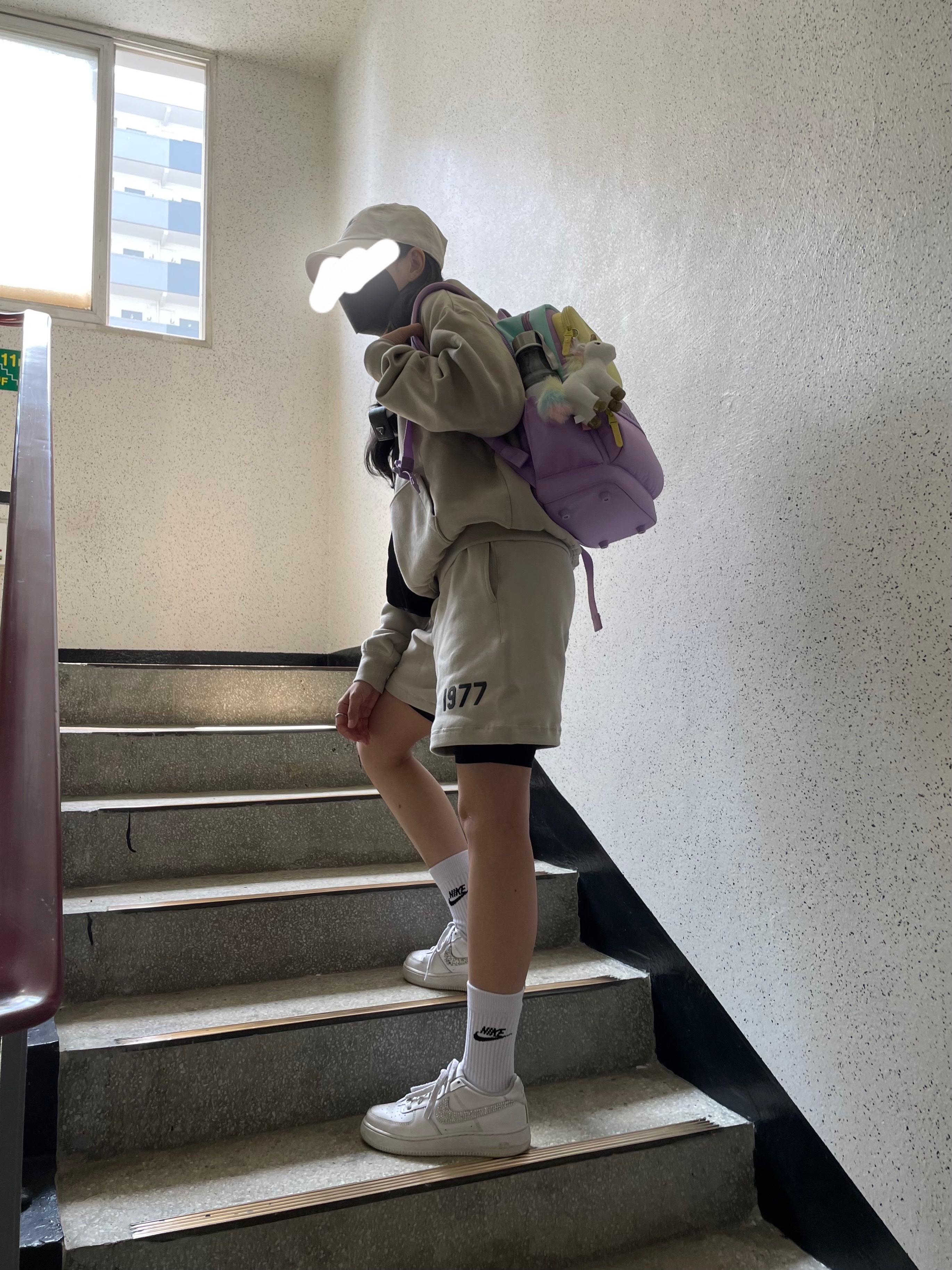 (Kids) Essentials 1977 Shorts Wheat - 22SS, (Kids) Essentials 1977 Hoodie Wheat - 22SS 착용 스타일 - 3