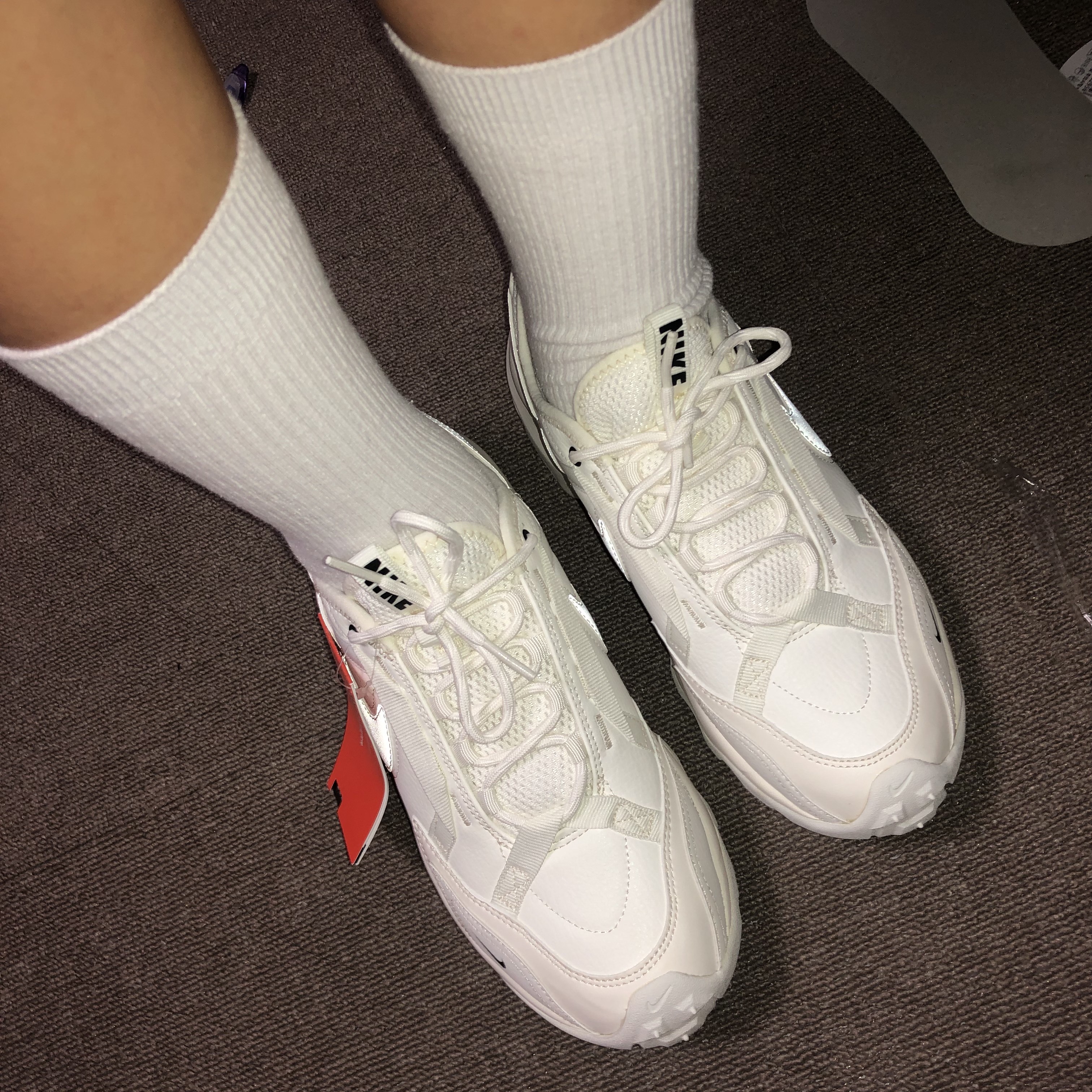 (W) Nike TC 7900 Summit White 착용 스타일 - 1