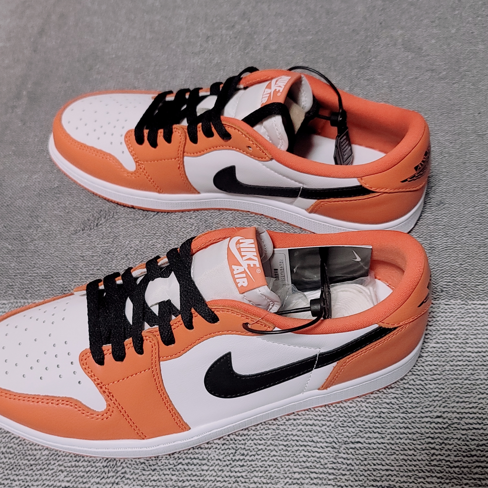 Jordan 1 Low OG Starfish 착용 스타일 - 2