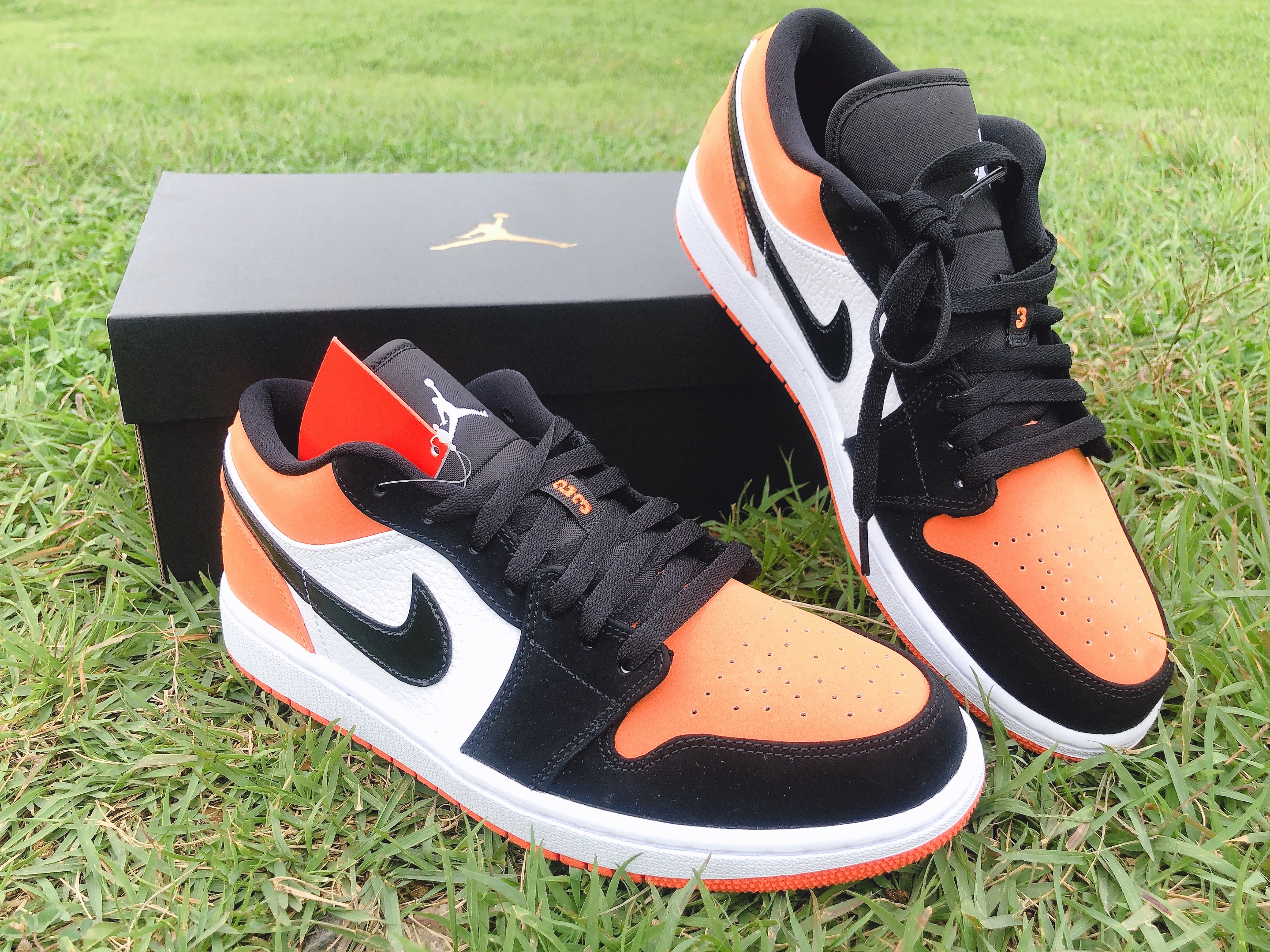 Jordan 1 Low Shattered Backboard 착용 스타일