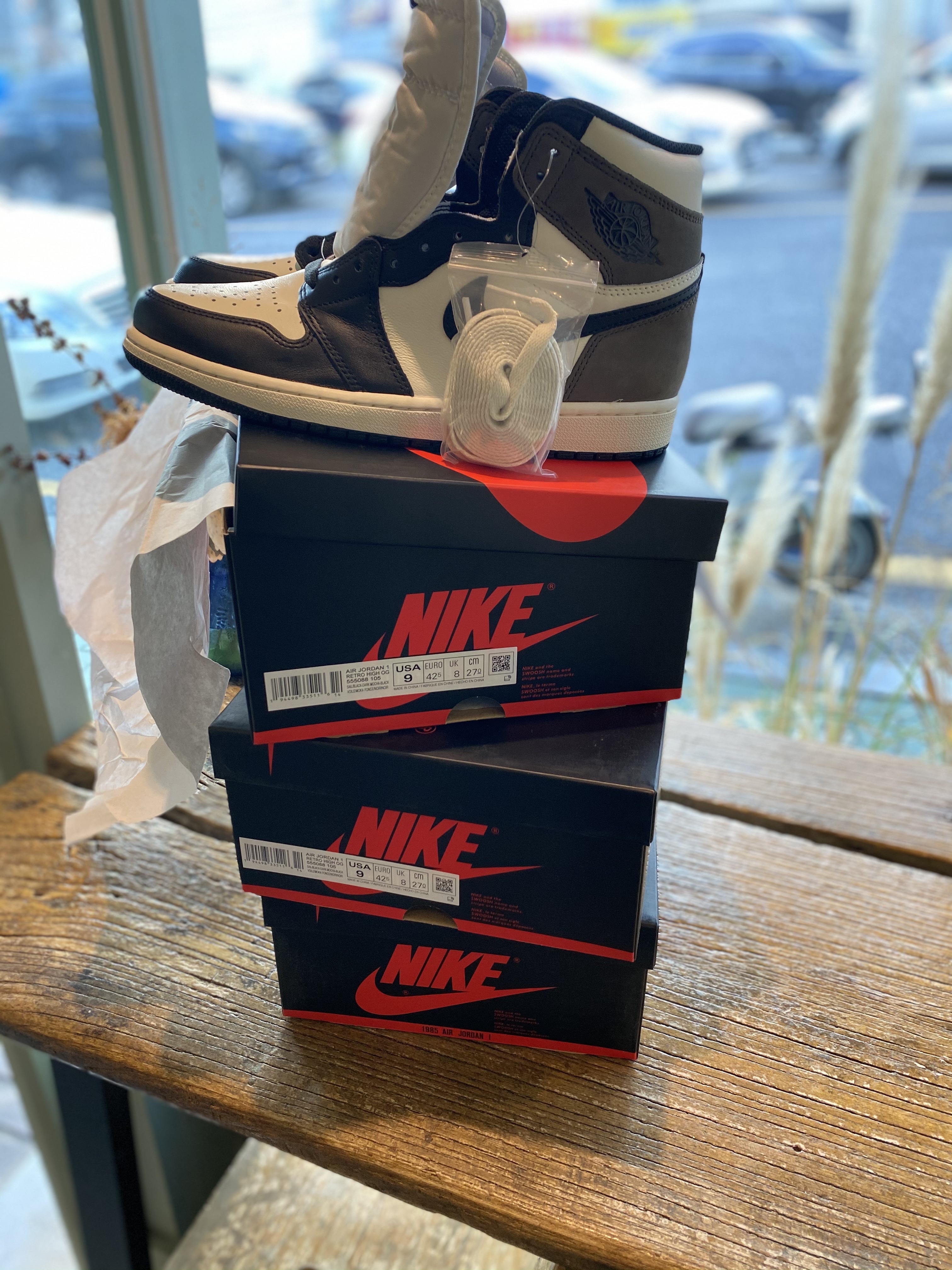 Jordan 1 Retro High OG Black Mocha 착용 스타일