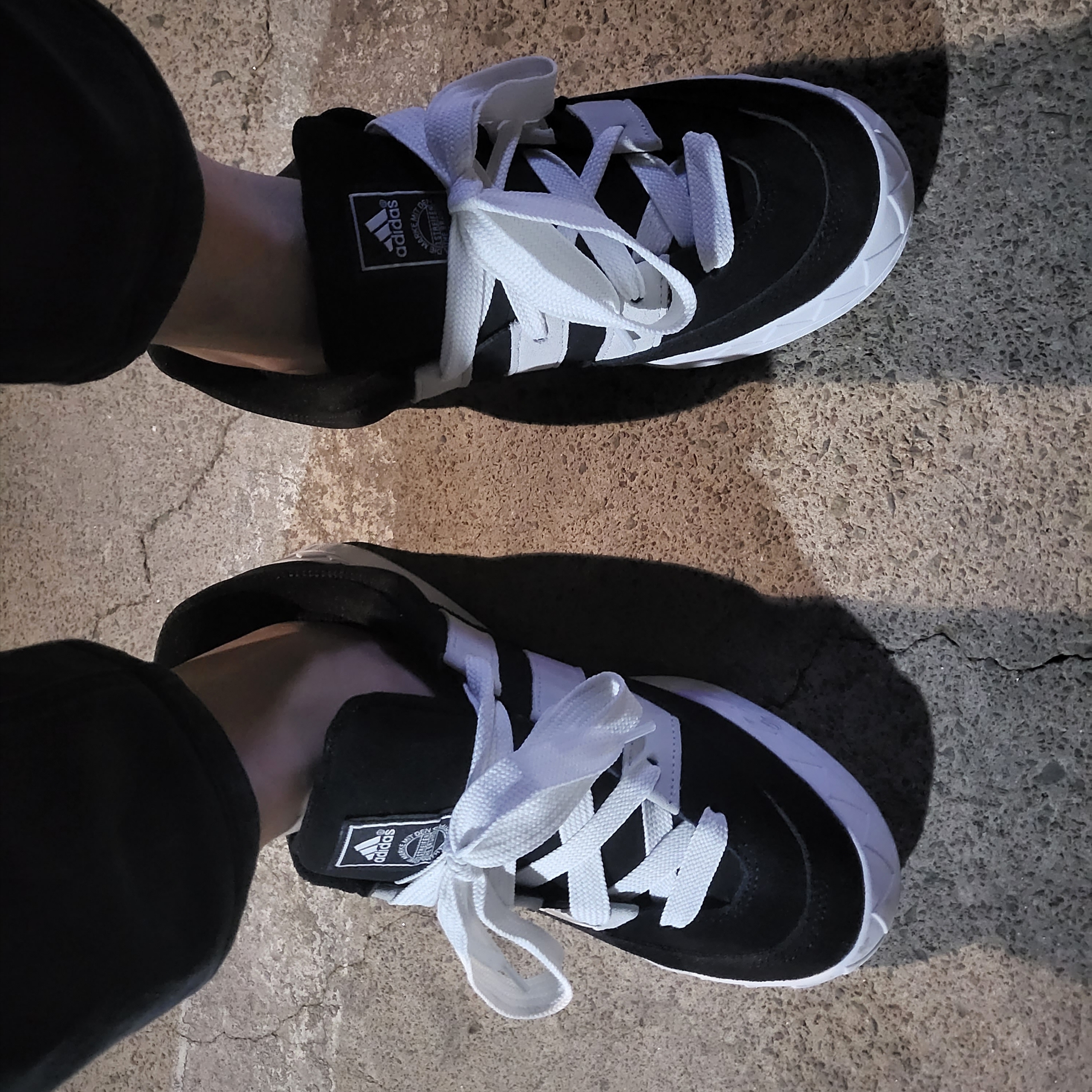 Adidas Adimatic Core Black 착용 스타일